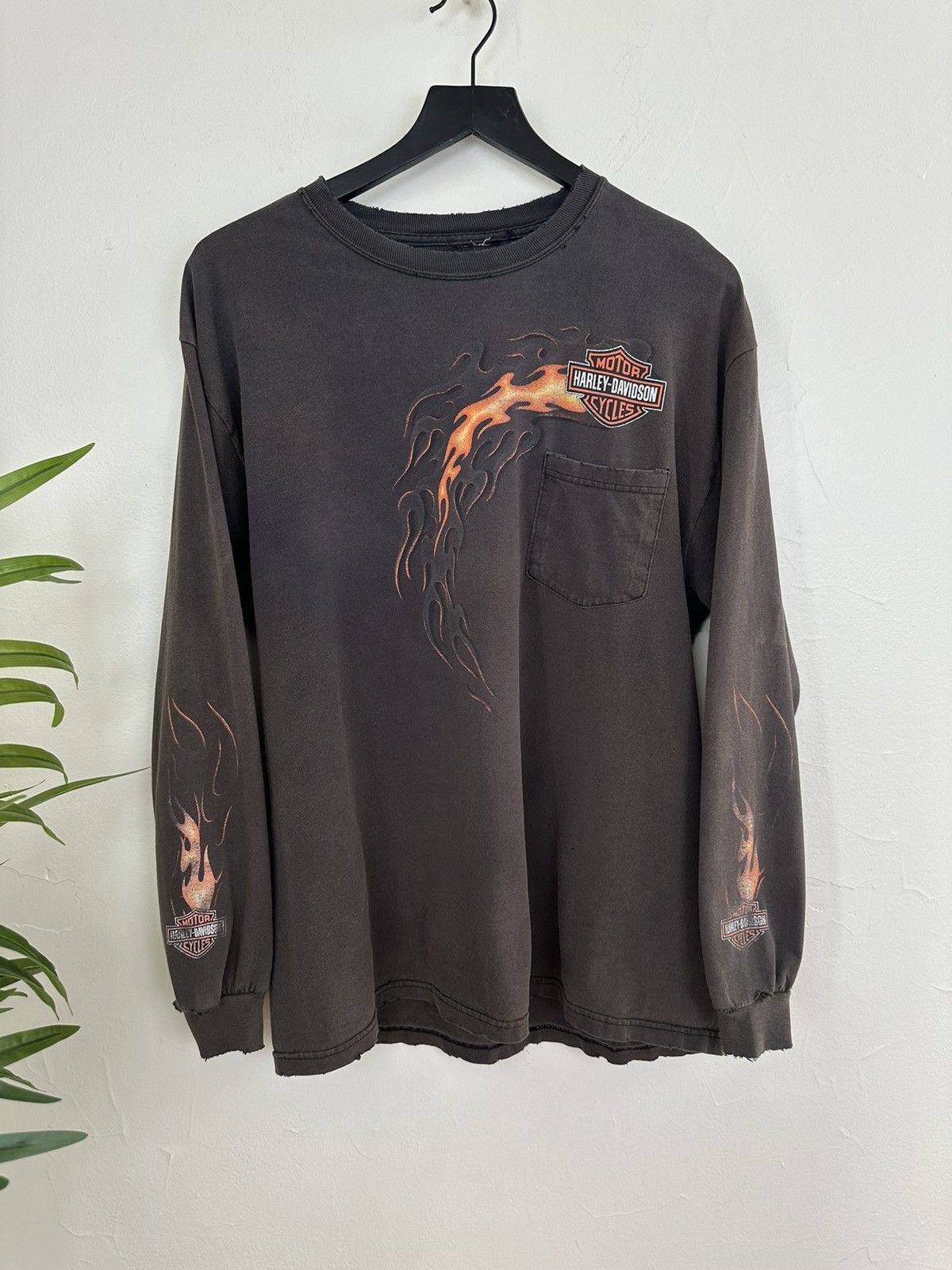 Harley Davidson (L) THRASHED & FADED Flames Black Harley Davidson Longsleeve Size US L / EU 52-54 / 3 - 4 Thumbnail