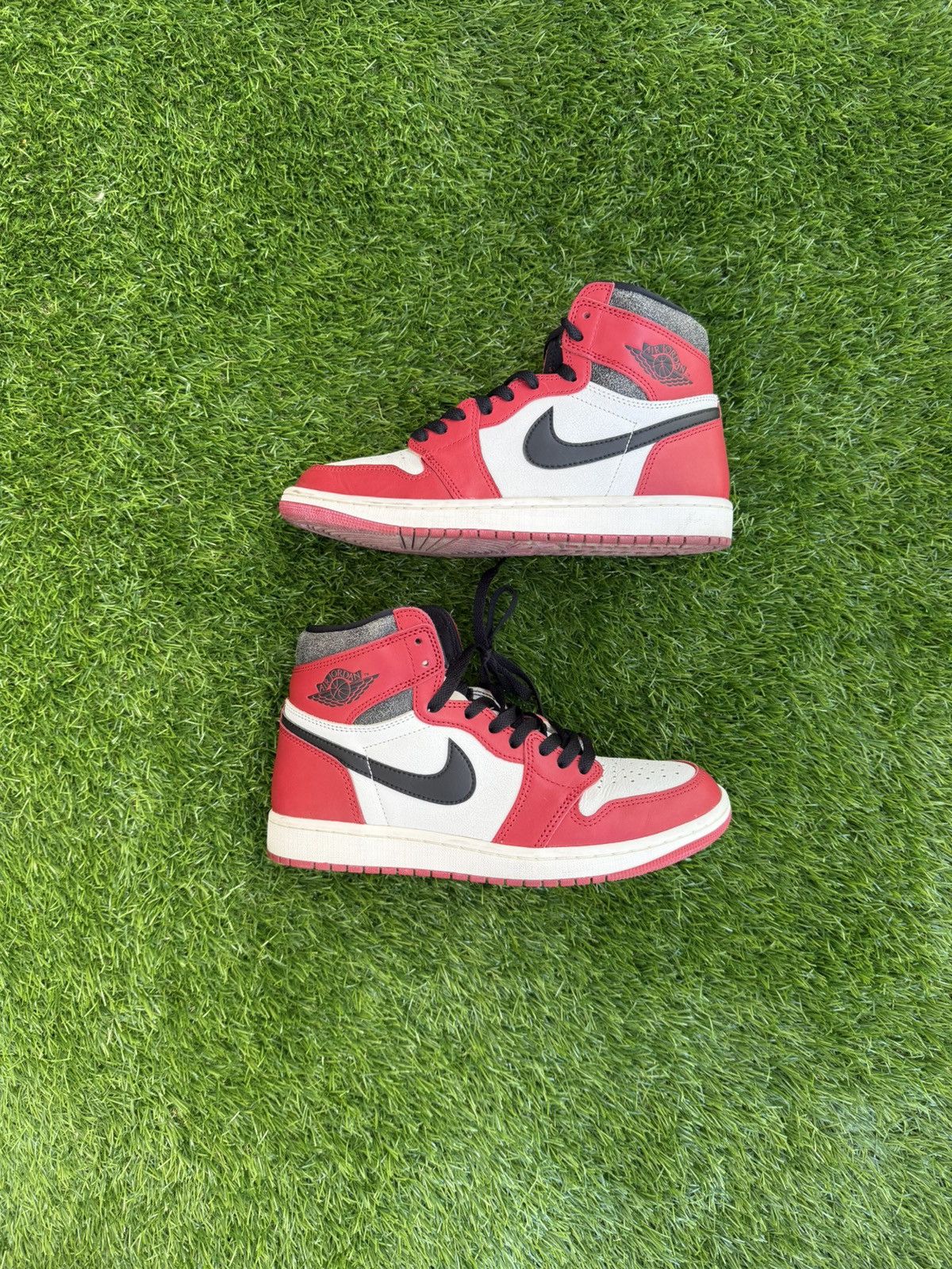 Jordan 1 High OG Chicago Lost and Found size 9