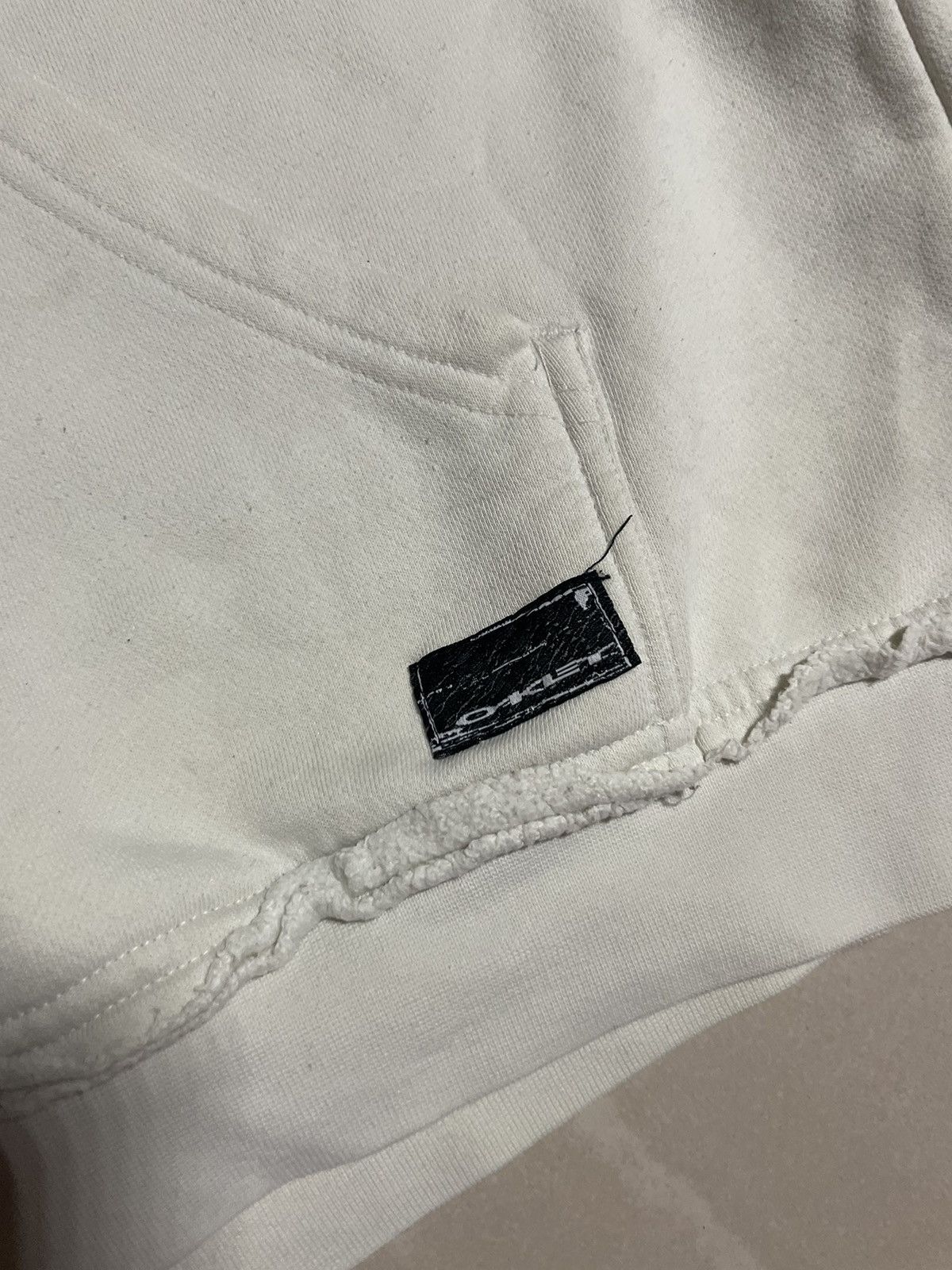 Oakley Vintage Oakley big logo distressed hoodie Size US L / EU 52-54 / 3 - 3 Thumbnail