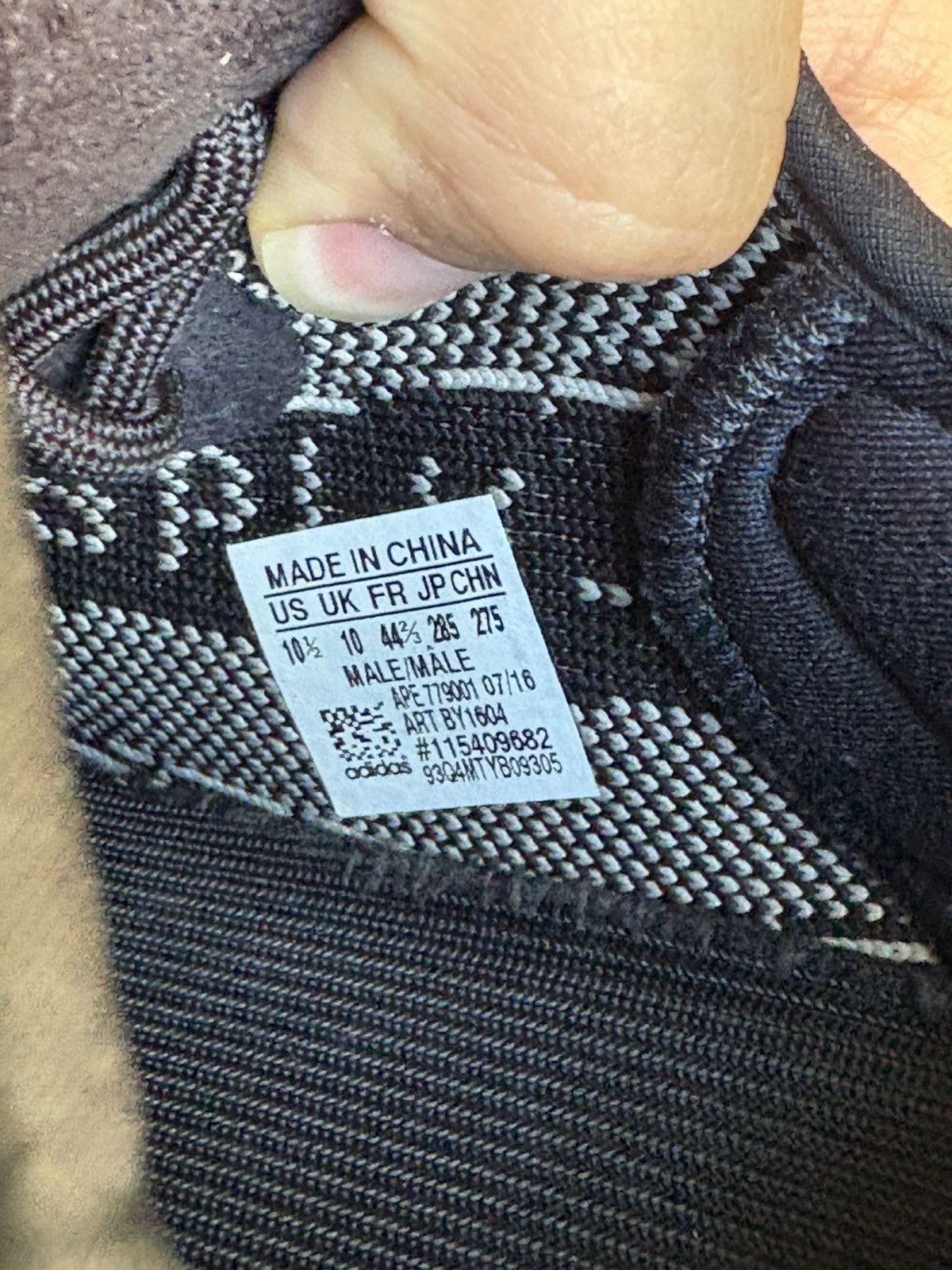 Yeezy Yeezy 350 v2 Core Black White 10.5 (No Box) Size US 10.5 / EU 43-44 - 6 Thumbnail