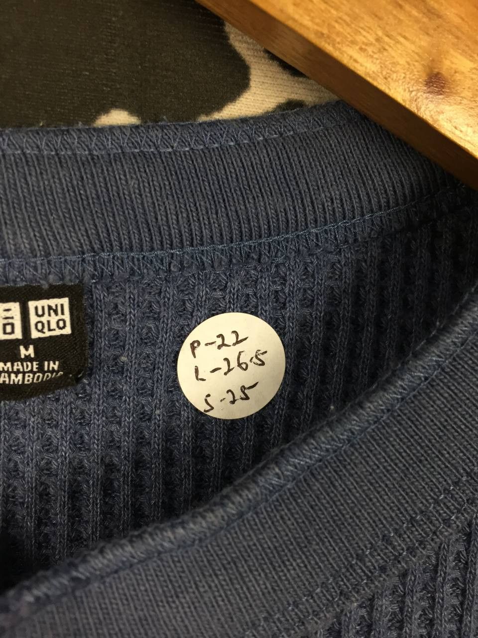 Uniqlo Uniqlo Thermal Waffle Henley Long Sleeve Tee Size M Size US M / EU 48-50 / 2 - 9 Thumbnail