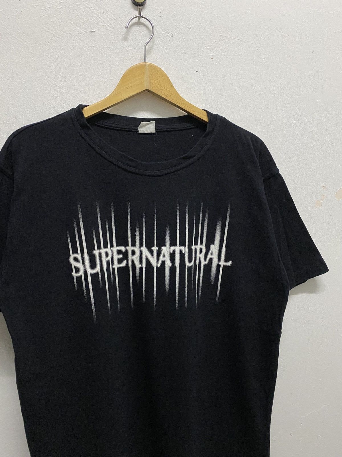 Vintage SUPERNATURAL Horror Movie Photo Print Vintage Tshirt Size US XL / EU 56 / 4 - 1 Thumbnail