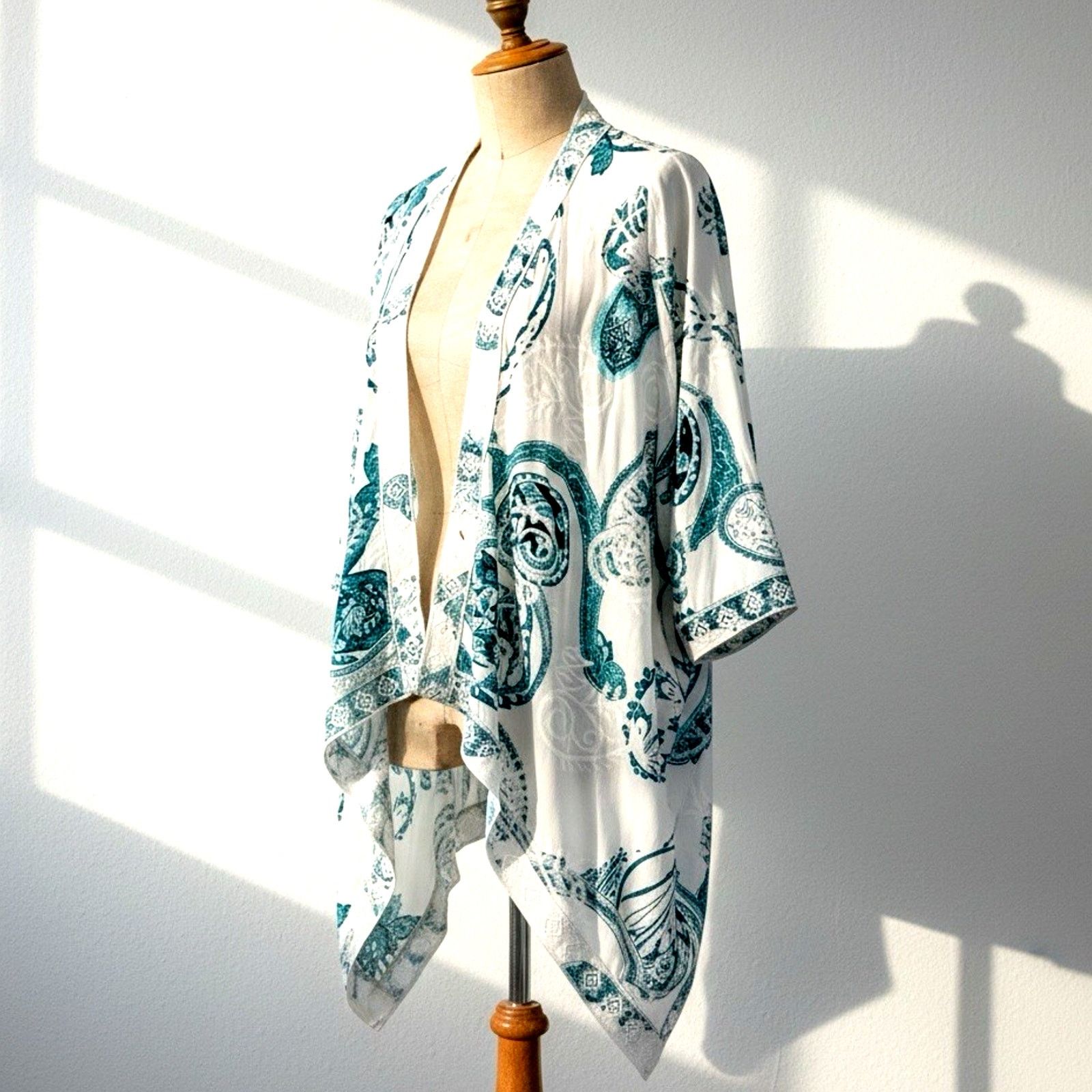 Chicos Chico's Paisley Embroidered teal Cardigan Kimono Duster L Size L / US 10 / IT 46 - 3 Thumbnail