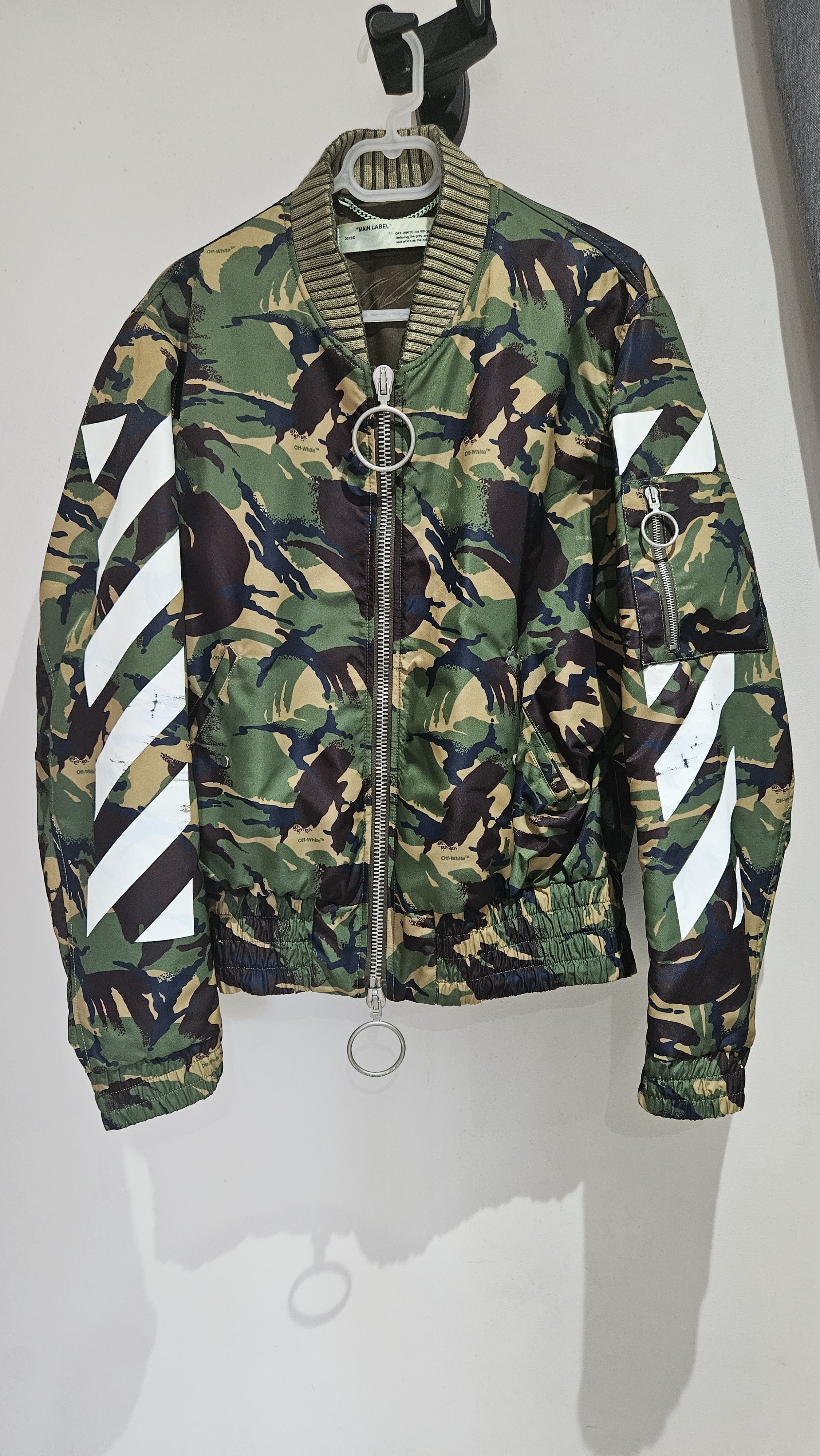 Off-White Off-White Camo Bomber Jacket 2018 Large Size US L / EU 52-54 / 3 - 1 Thumbnail