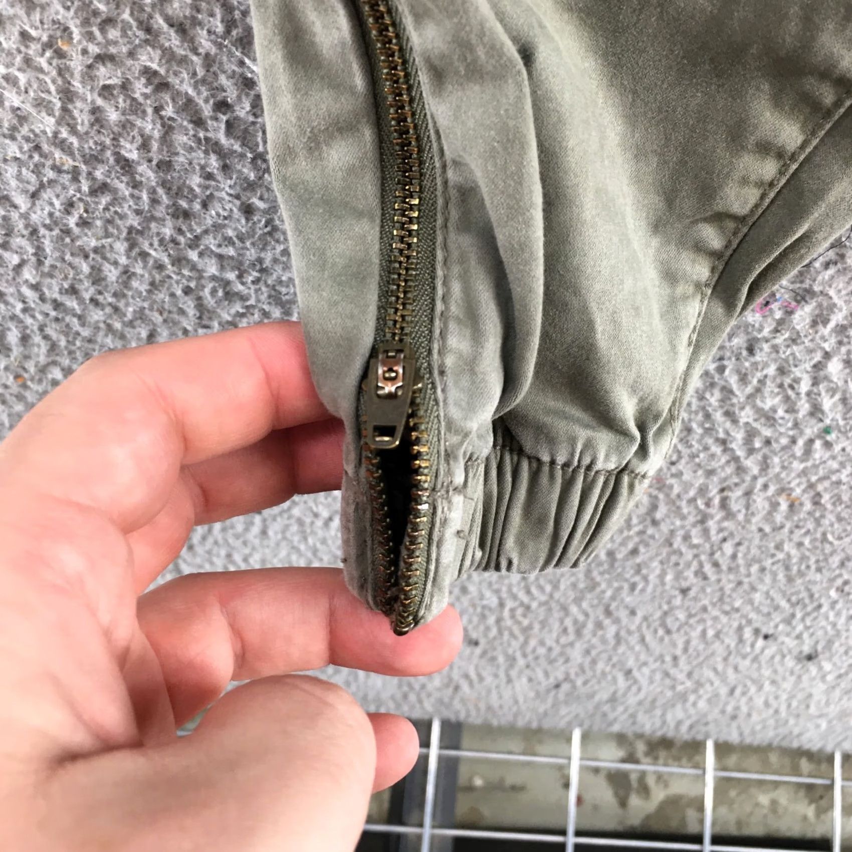American Eagle Outfitters American Eagle Outfitters Utility Jogger Pants Womens 4R Gray Mid Rise Slim Jegging Style Size 27" / US 4 / IT 40 - 7 Thumbnail