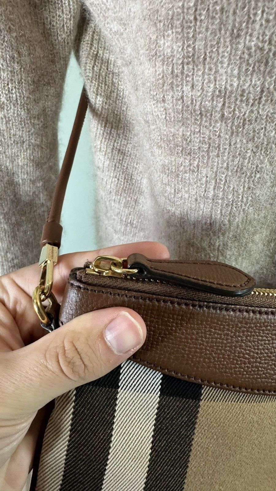 Burberry Burberry Brown House check Canvas Peyton Crossbody Bag Size ONE SIZE - 8 Thumbnail