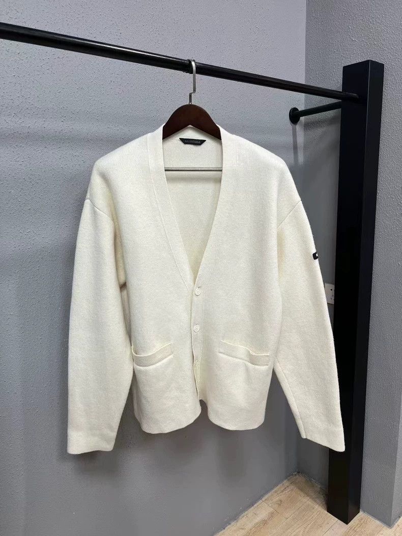Balenciaga Balenciaga Sleeve-label cardigan Size M / US 6-8 / IT 42-44 - 1 Thumbnail