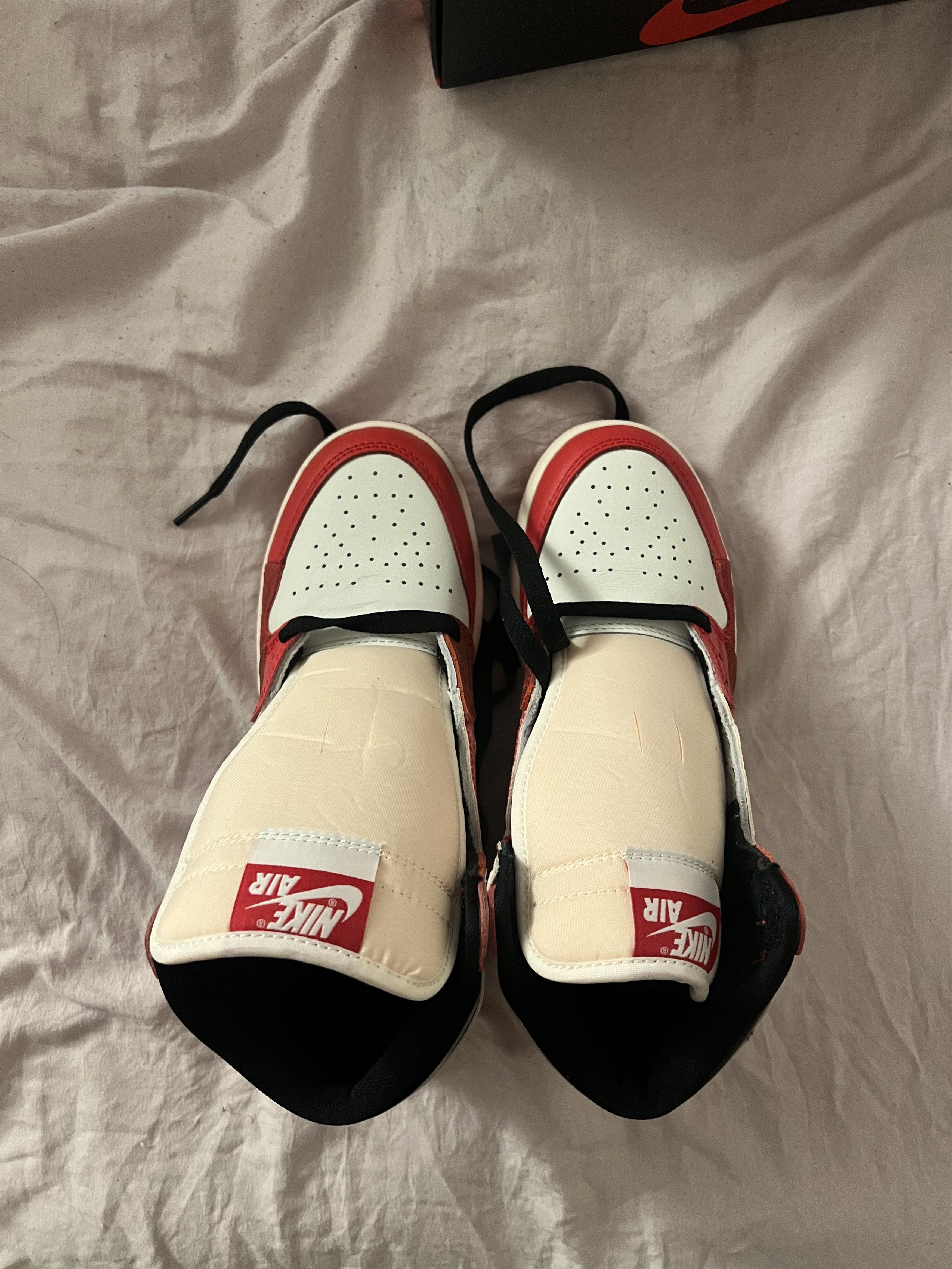 Jordan Brand Jordan 1 Retro High OG Spider-Man Across the Spider-Verse 4Y Size US 5.5 / IT 35.5 - 3 Thumbnail