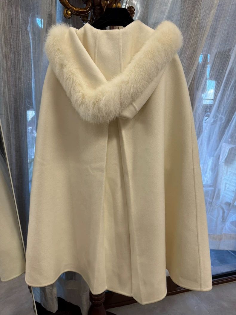 Loro Piana LORO PIANA Snow White's princess cloak Size M / US 6-8 / IT 42-44 - 2 Thumbnail