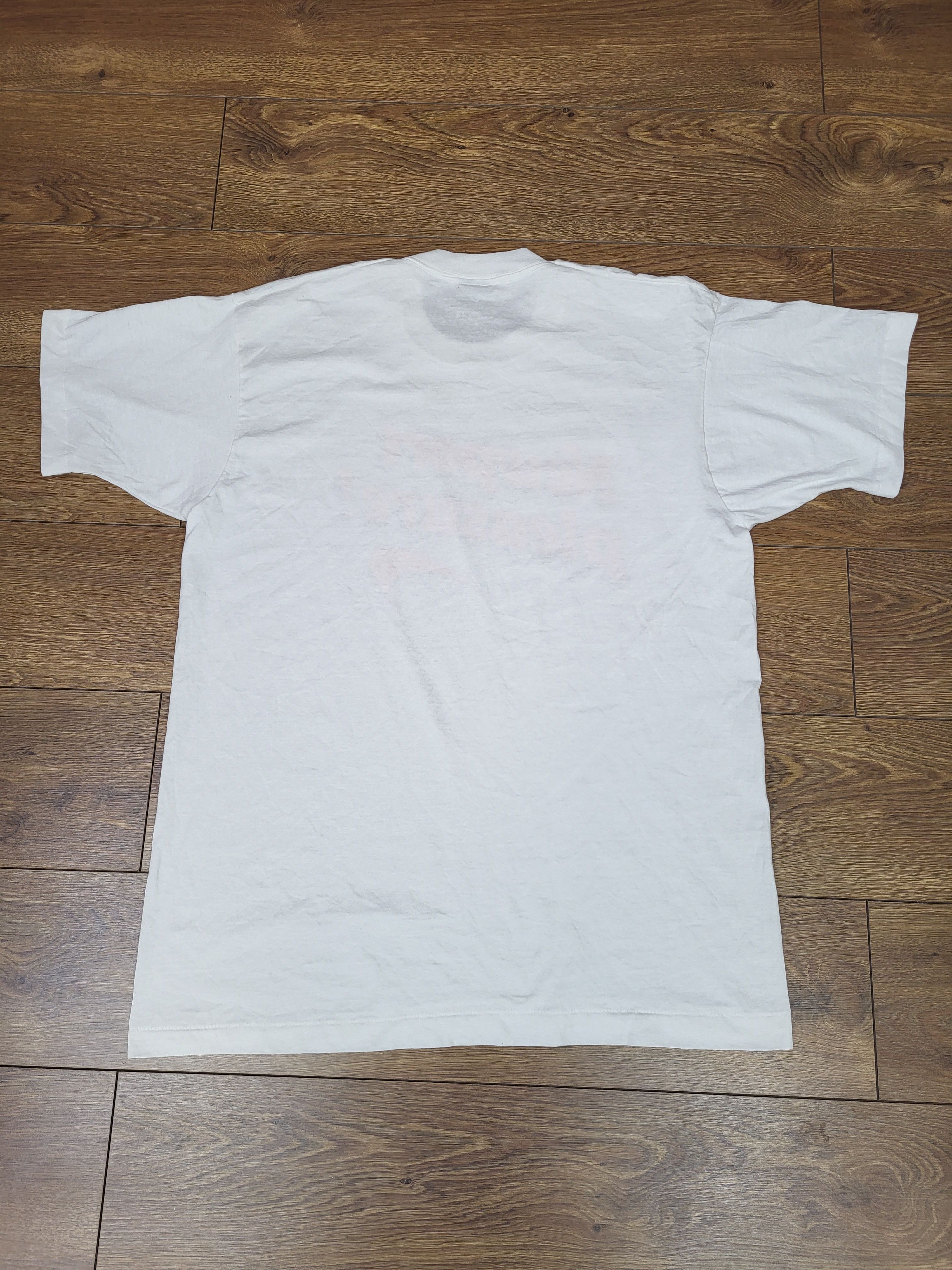 Vintage vintage 90s Newport Pleasure Cigarettes t-shirt made in USA Size US L / EU 52-54 / 3 - 7 Thumbnail