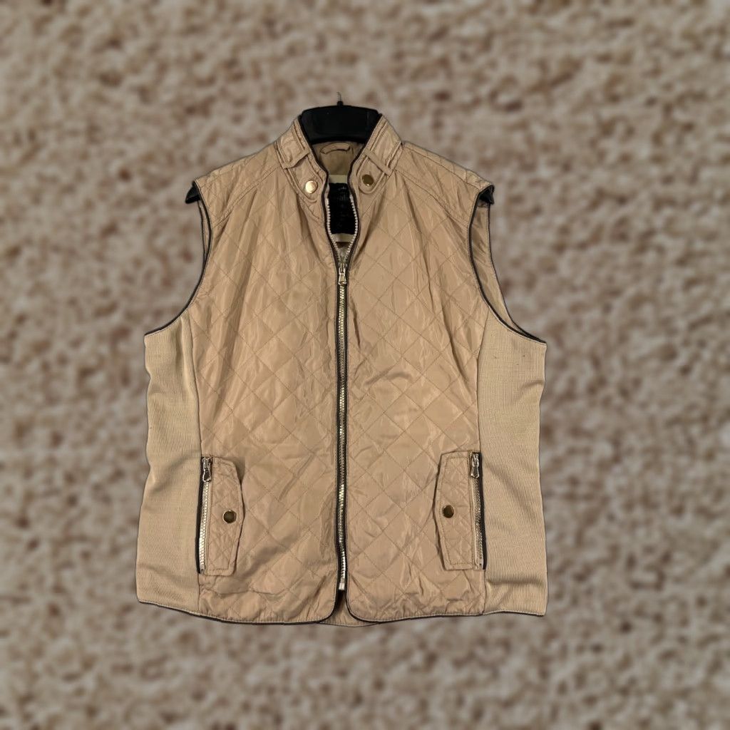 Vintage Cavalini Vest Womens Petite Large Beige Quilted 100% Polyester Sherpa Lined Zip Vest Beige Quilted Zip Womens Petite Large Cavalini Vest Size L / US 10 / IT 46 - 1 Thumbnail