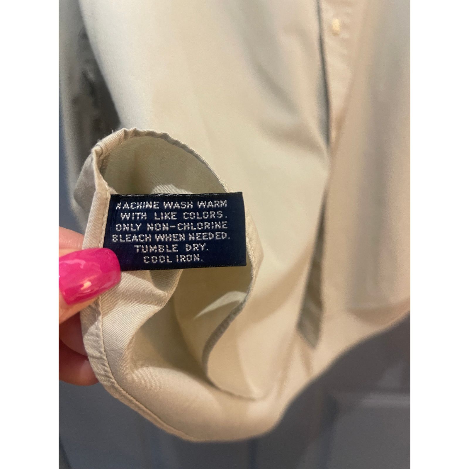 Izod IZOD Men’s Dress Shirt Large 16 34/35 Cream Button Down Size US L / EU 52-54 / 3 - 3 Thumbnail