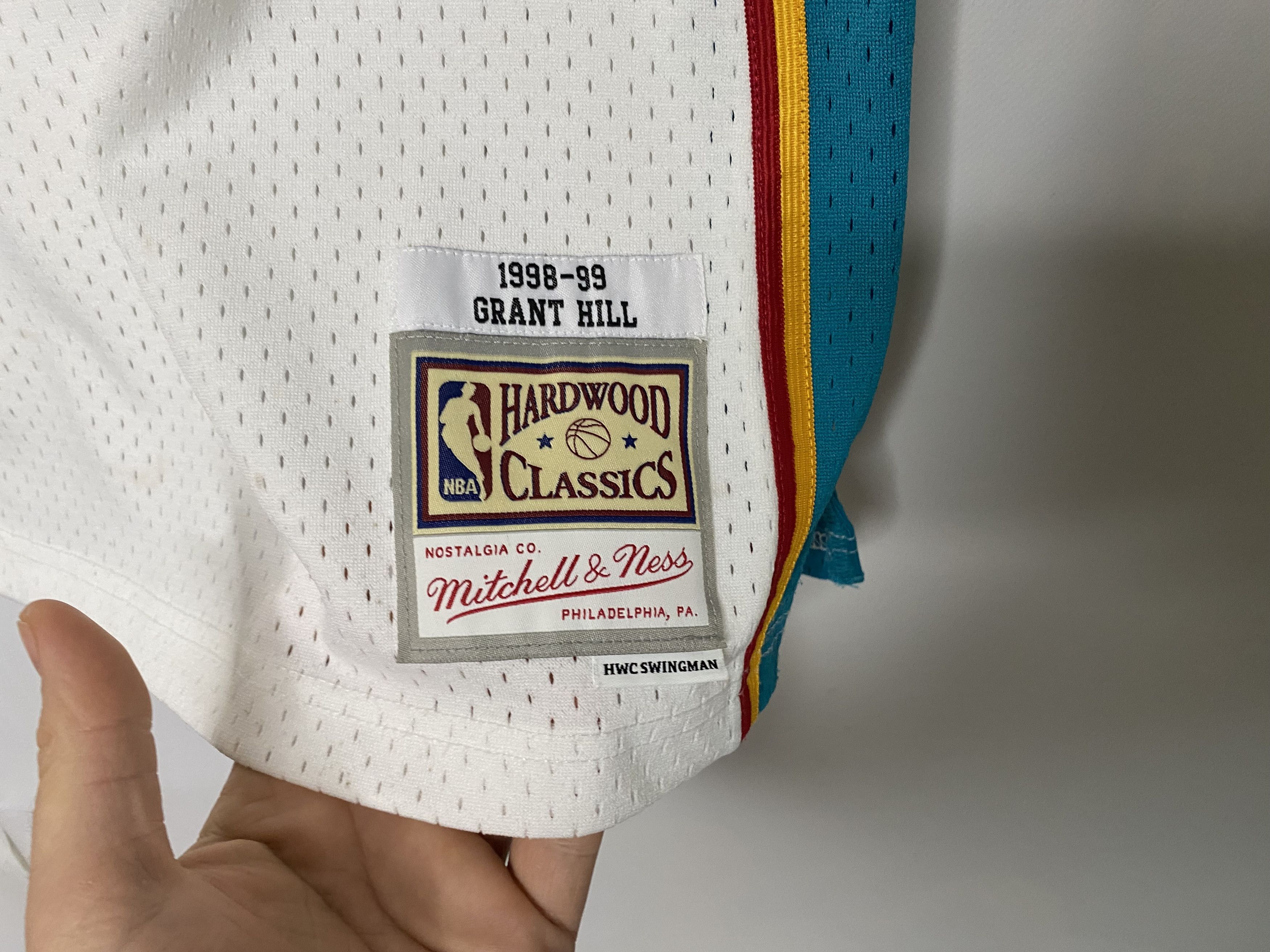 Mitchell & Ness × NBA HILL #33 DETROIT PISTONS BASKETBALL NBA JERSEY SHIRT 1998-9 Size US XL / EU 56 / 4 - 7 Thumbnail