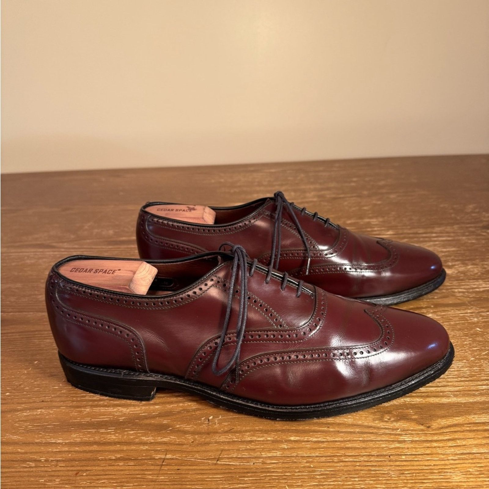 Allen Edmond Marlow Burgundy oxford wingtip 11 Allen Edmonds Marlow Wingtips in Burgundy leather size 9.5 D main image 4