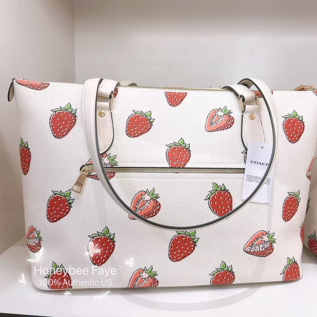 Coach Gallery Tote Bag With Strawberry Print CAR34 Size ONE SIZE - 3 Thumbnail