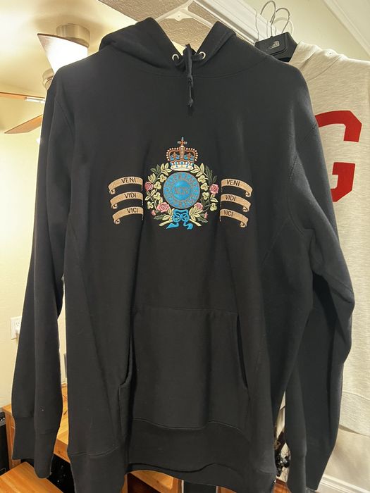 Supreme crest shop hoodie