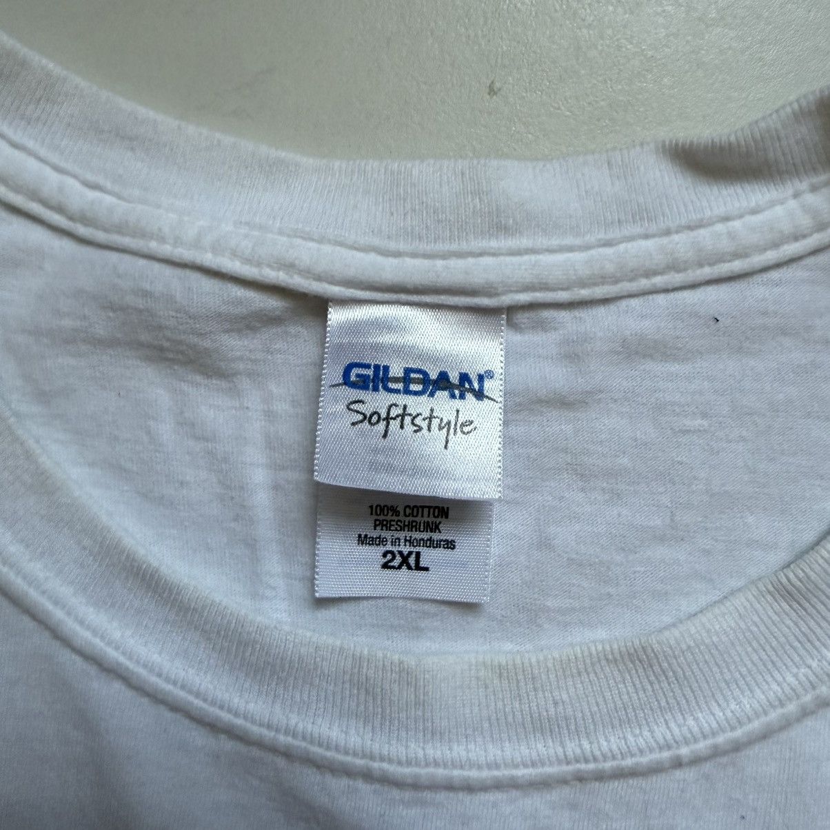 Gildan Queen + Adam Lambert In Concert 2014 Tee Size US XXL / EU 58 / 5 - 8 Thumbnail