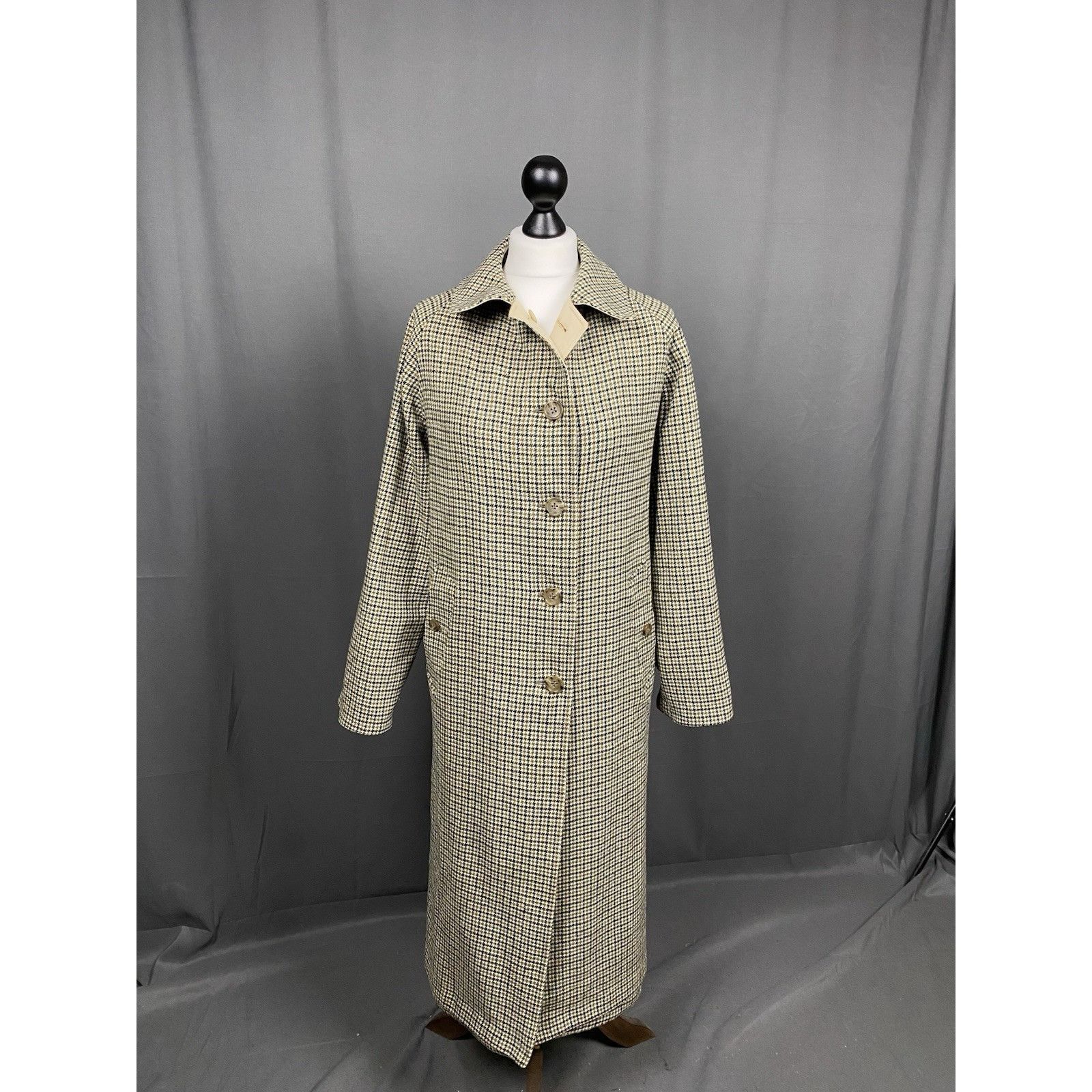 Burberry Burberry Women's Beige / Green Reversible Wool Coat Size 16 Size XL / US 12-14 / IT 48-50 - 8 Thumbnail