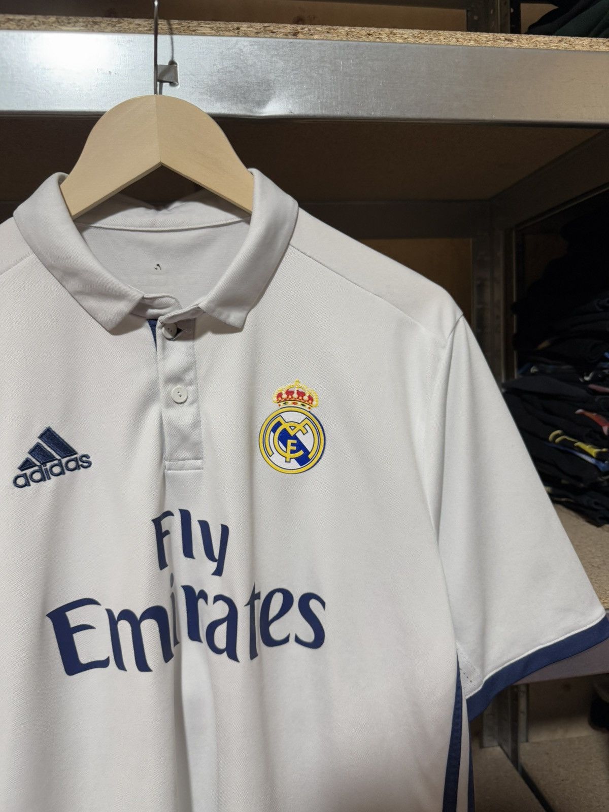 Adidas × Vintage Adidas Real Madrid Home 2016 2017 Football Soccer Jersey Size US L / EU 52-54 / 3 - 4 Thumbnail