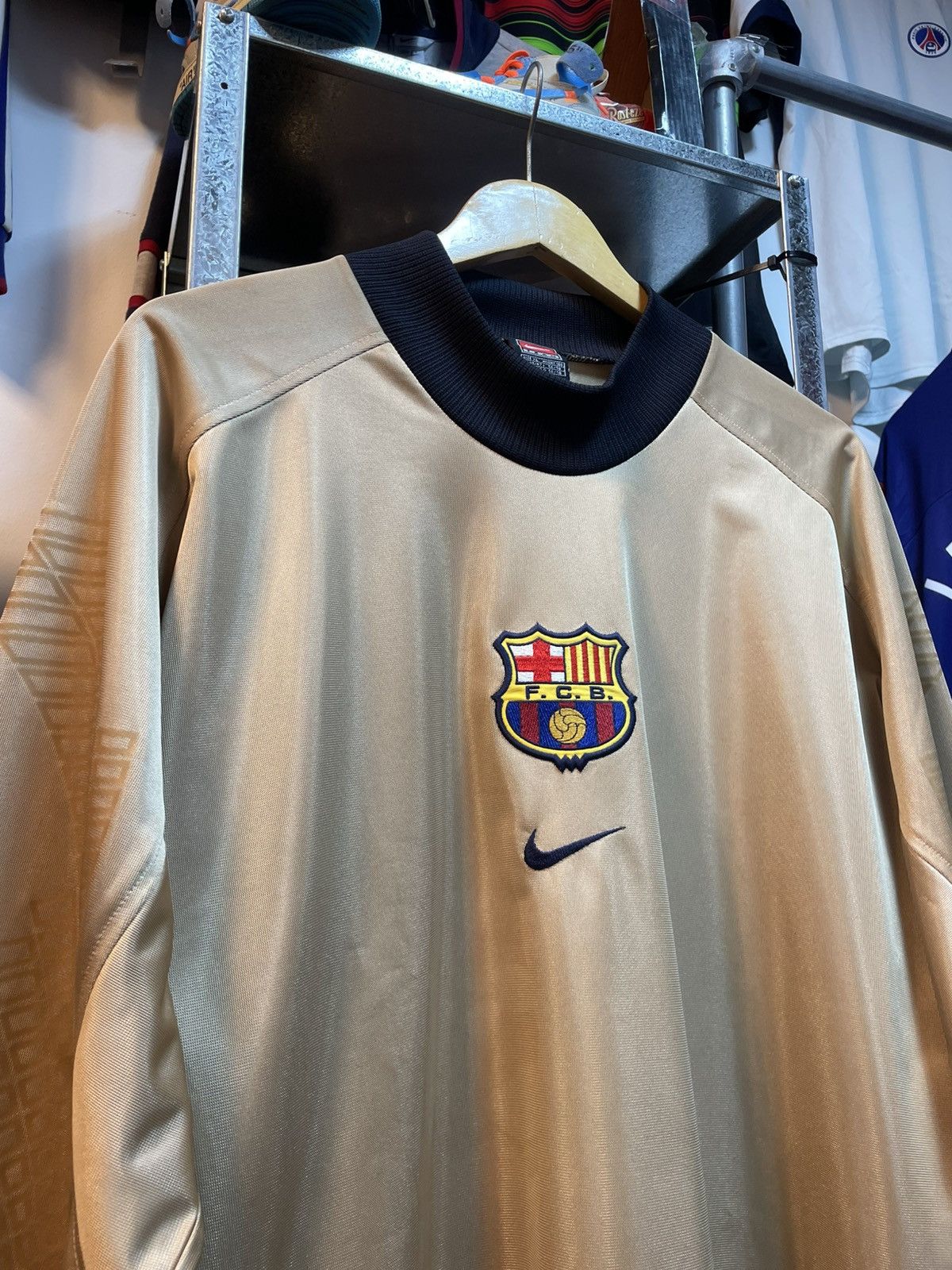 Nike × Vintage Vintage 2002-2003 FC Barcelona Goalkeeper Kit Size US XL / EU 56 / 4 - 2 Thumbnail
