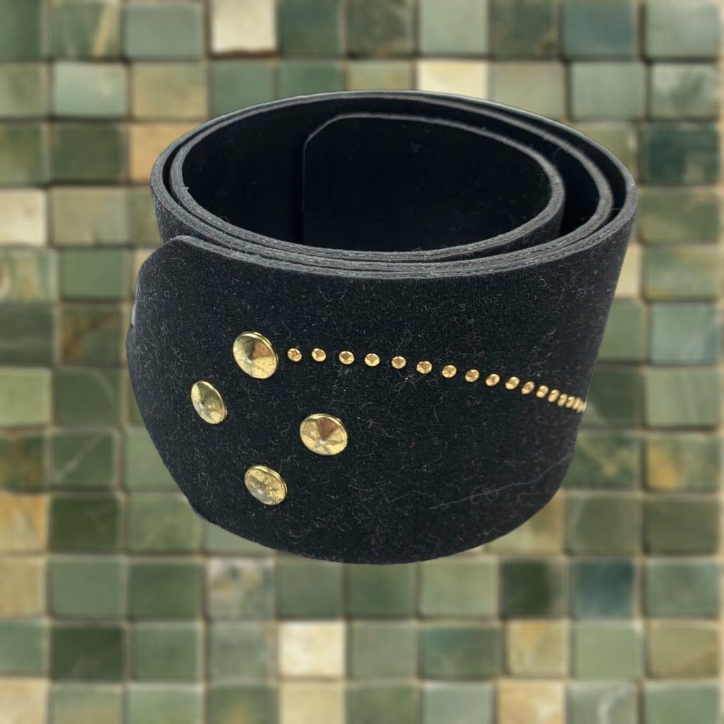 Vintage VINTAGE 80s Black Suede Gold Tone Bling Studded Fashion Belt 32 x 2.5 Size 32 - 1 Thumbnail
