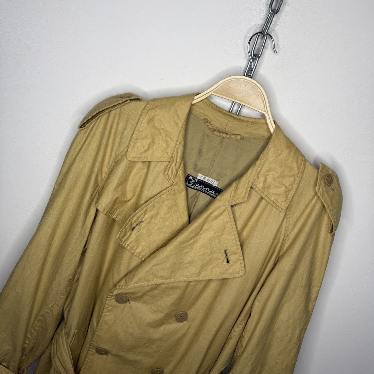 Vintage Vintage Trench Coat Beige Made in Italy Avant Garde 80s 90s Size US M / EU 48-50 / 2 - 5 Thumbnail