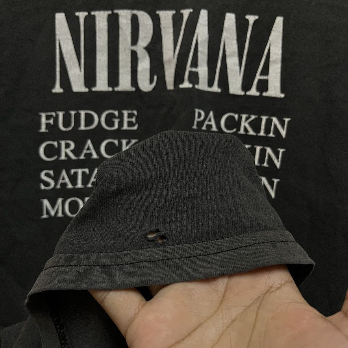 Nirvana × Vintage Vintage Distressed Grunge Nirvana Vestibule T Shirt Size US L / EU 52-54 / 3 - 8 Thumbnail