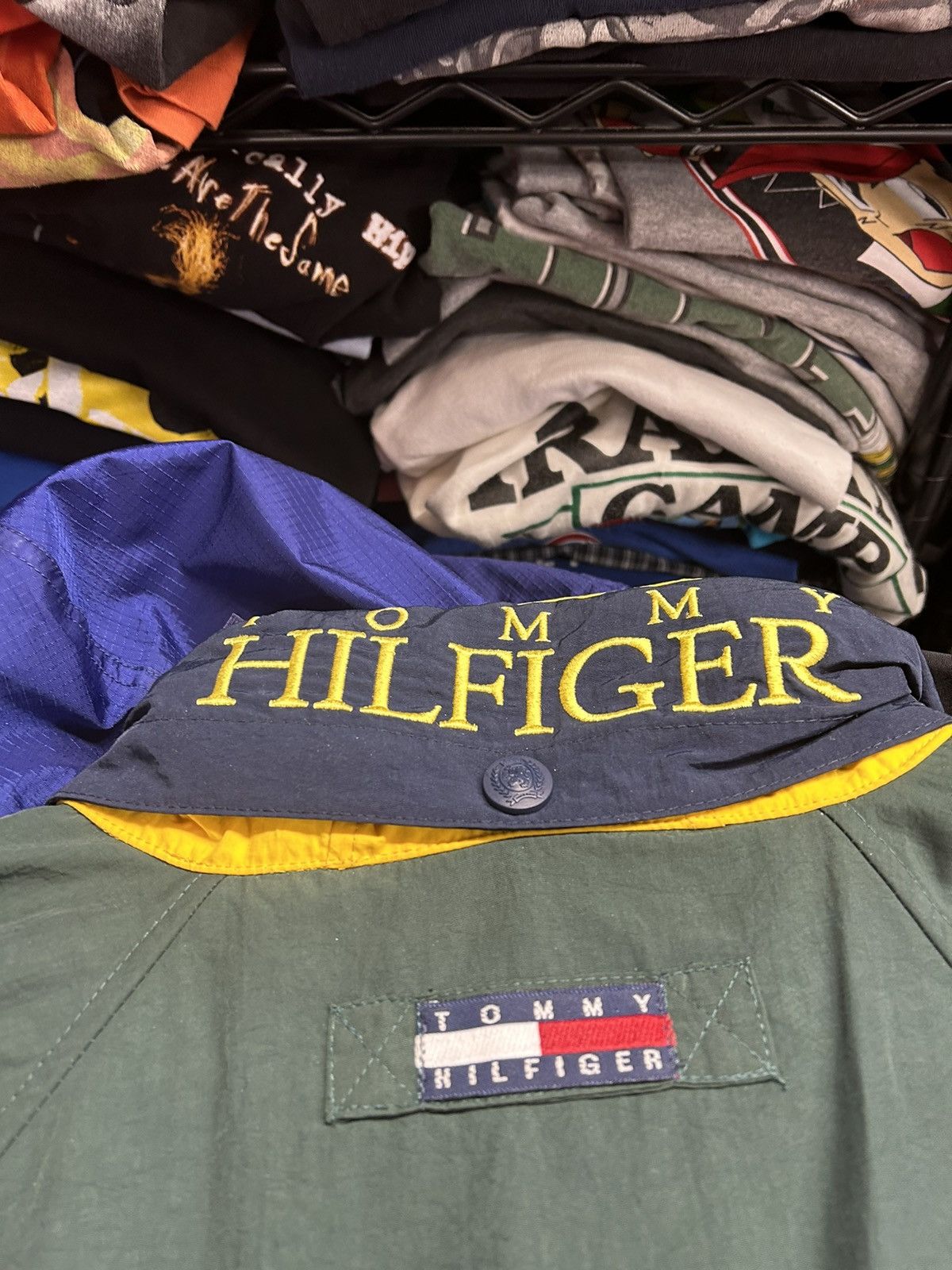 Tommy Hilfiger × Vintage Crazy Vintage 90s Green Tommy Hilfiger Windbreaker Jacket Size US L / EU 52-54 / 3 - 3 Thumbnail