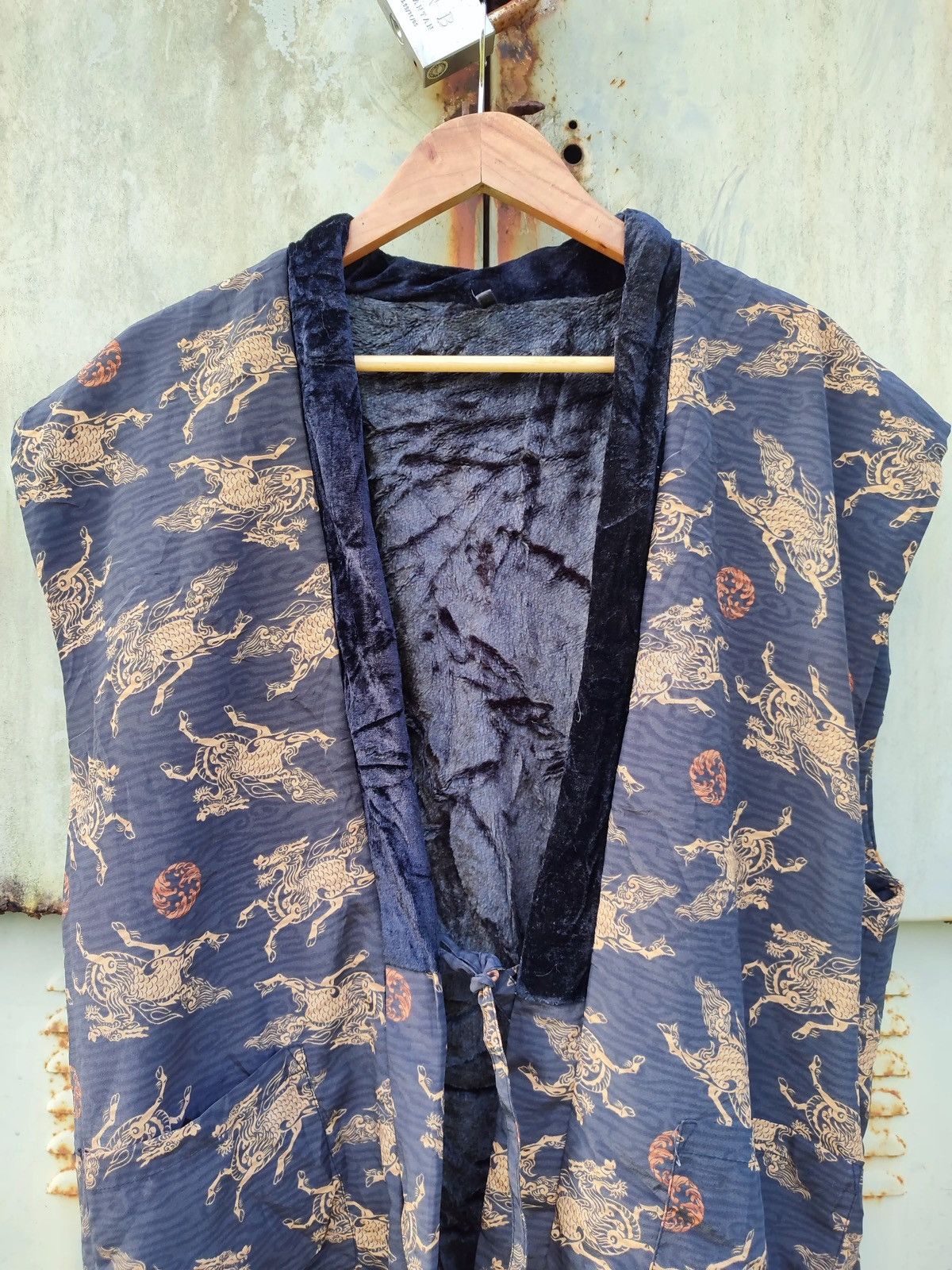 Vintage Vintage Japanese Dragon Vest – Kimono Style Haori Vest Size US L / EU 52-54 / 3 - 2 Thumbnail