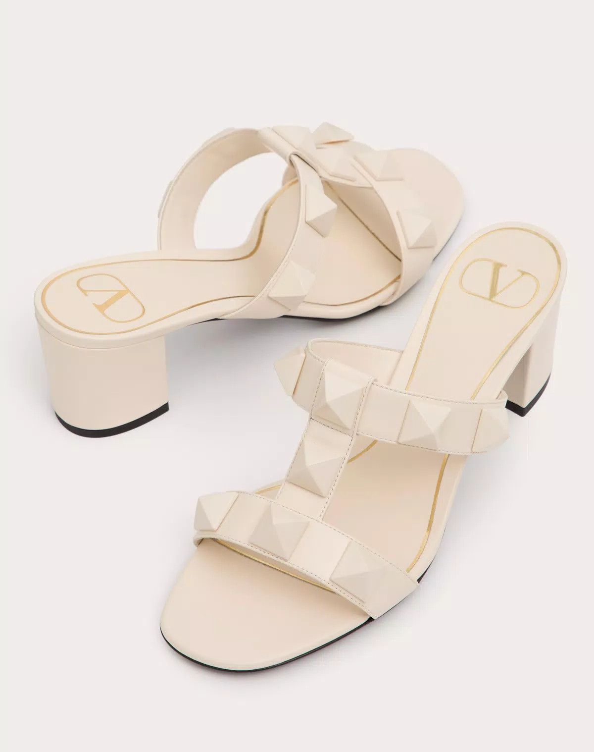 Valentino o1s1wg110625 Roman Stud Slide Sandal in White Size US 7.5 / IT 37.5 - 5 Thumbnail