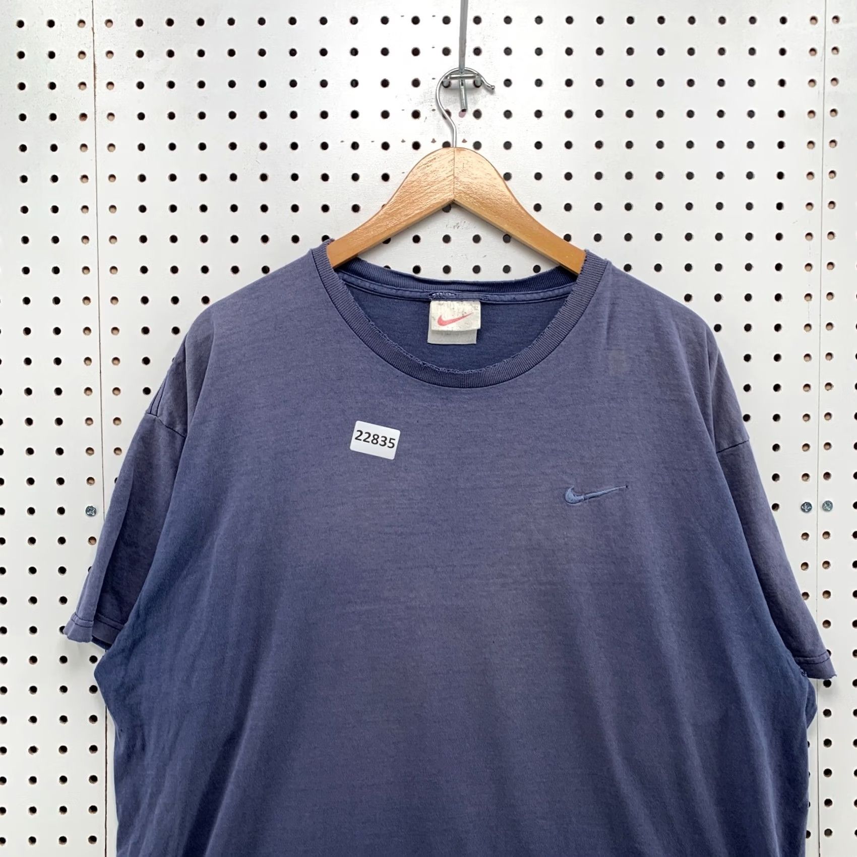 Nike VINTAGE 90s Nike SHirt Blue Embroidered Swoosh Distressed Adult XL Mens Size US XL / EU 56 / 4 - 5 Thumbnail
