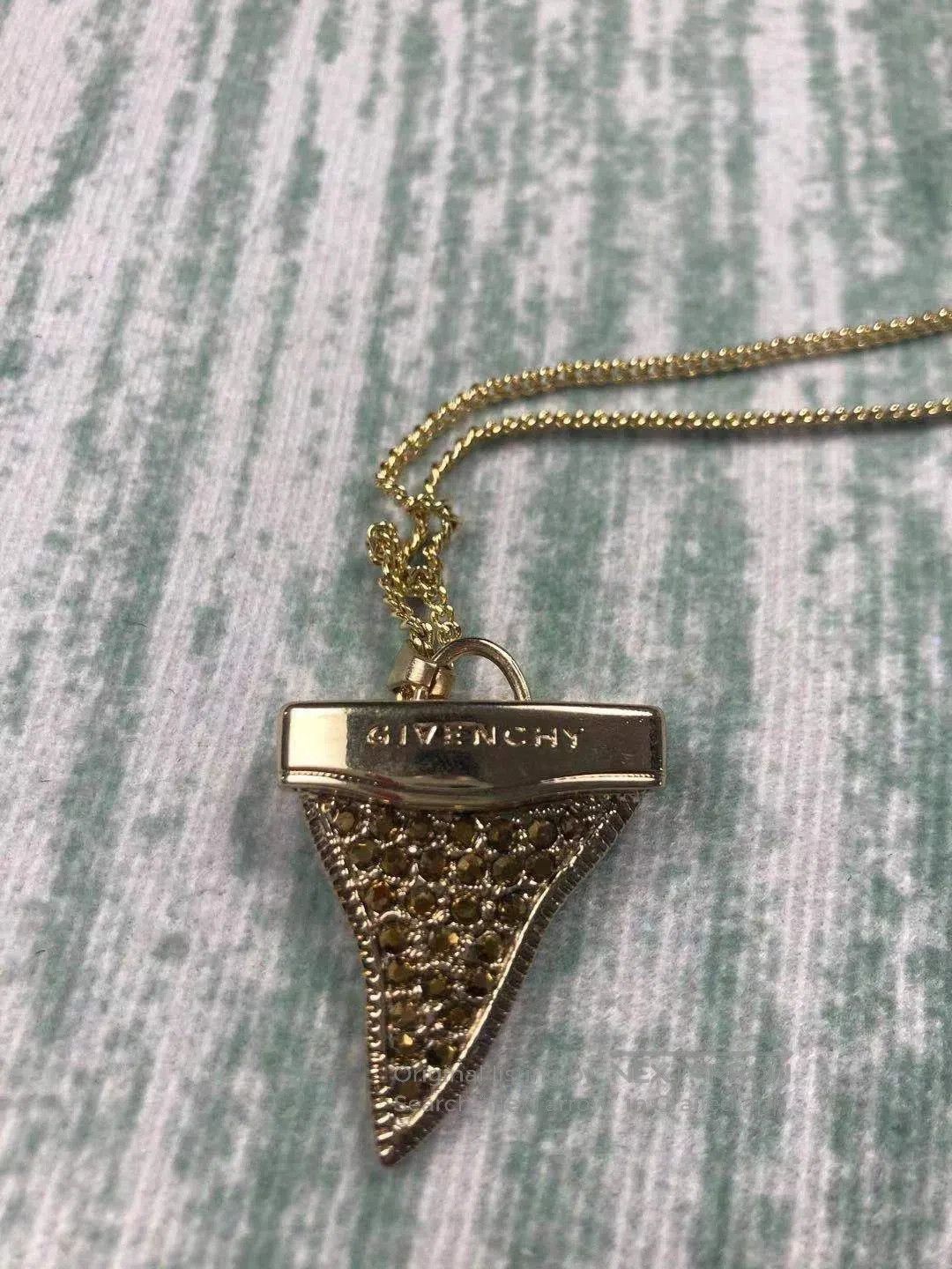 Givenchy Givenchy Limited Gold Shark Tooth Necklace. Size ONE SIZE - 2 Thumbnail