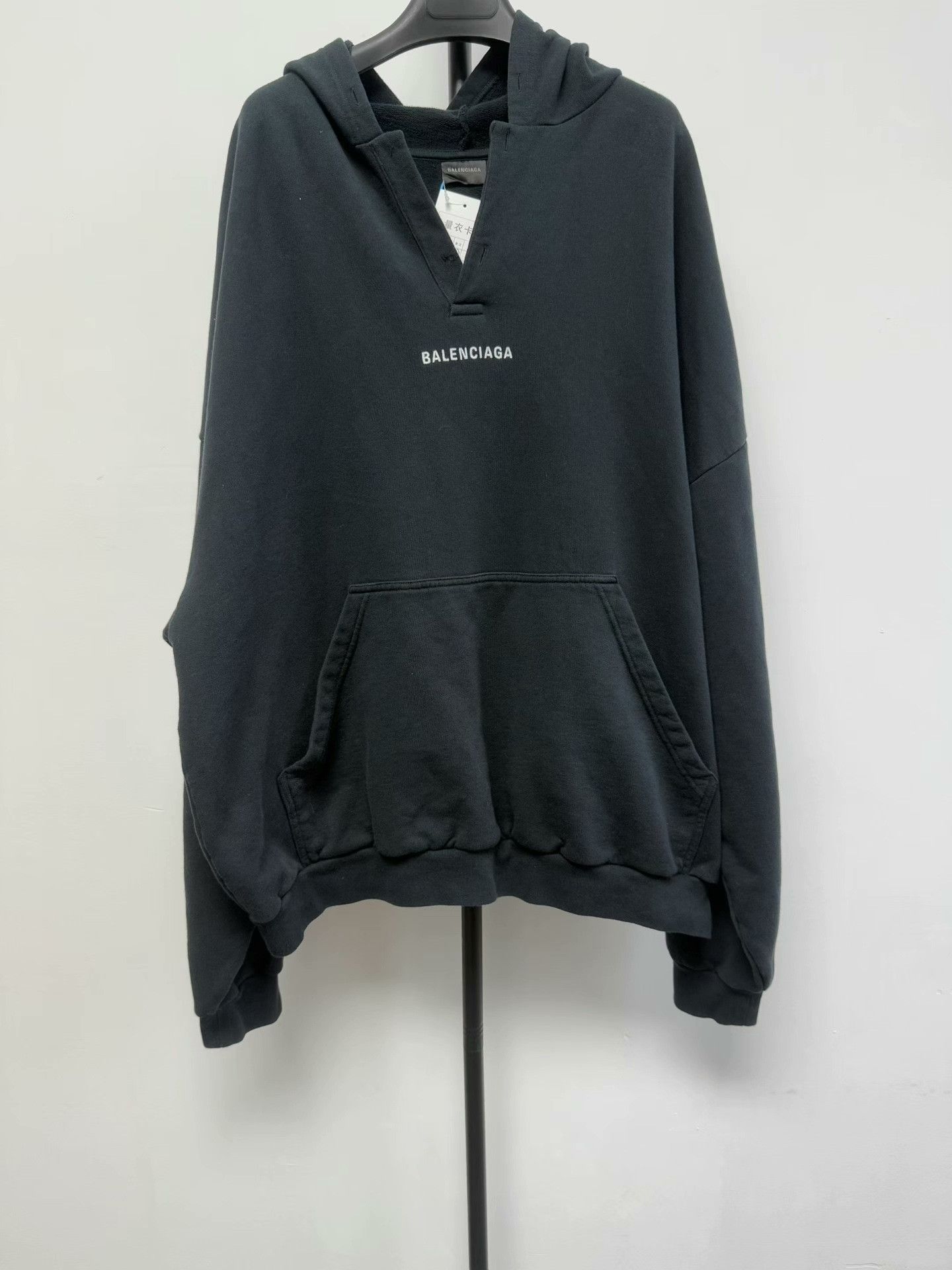 Balenciaga Balenciaga Logo Hoodie Size M Size US M / EU 48-50 / 2 - 1 Thumbnail