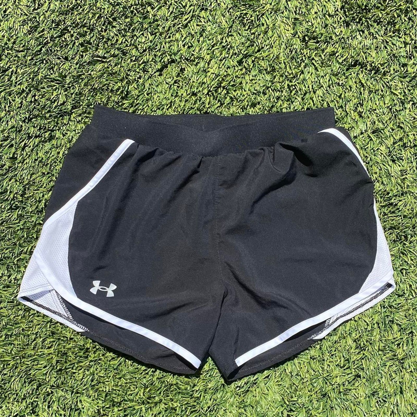 Under Armour Under Armor Black and White Running Shorts Size XS Size 26" / US 2 / IT 38 - 1 Thumbnail