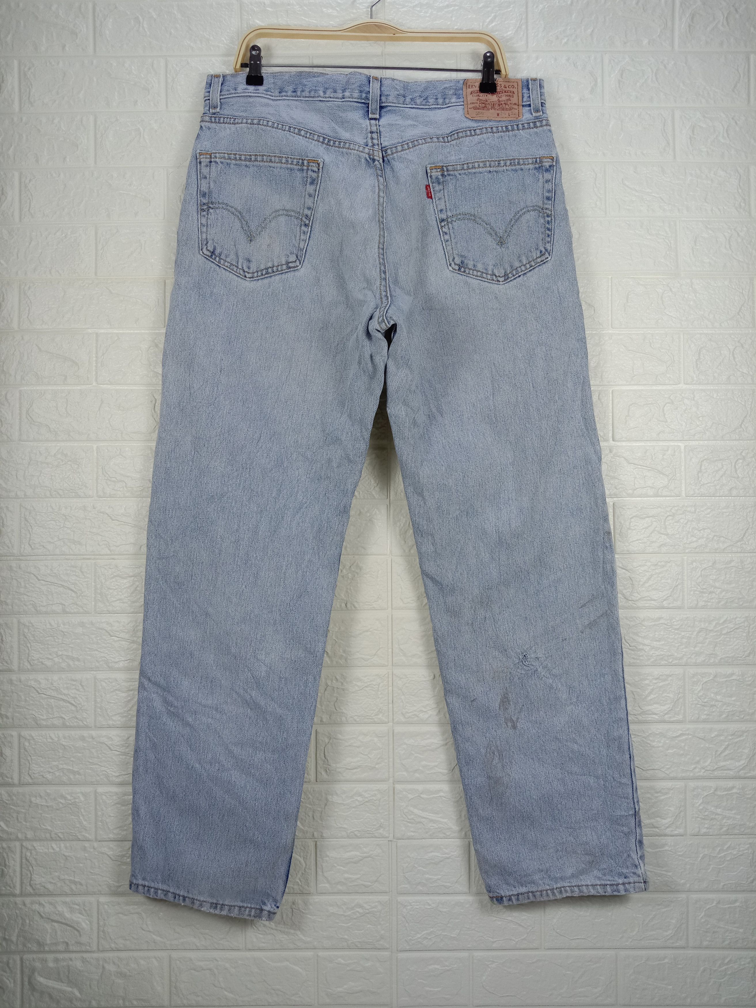 Vintage Levi's 550 Jeans Light Wash Relaxed Fit Denim