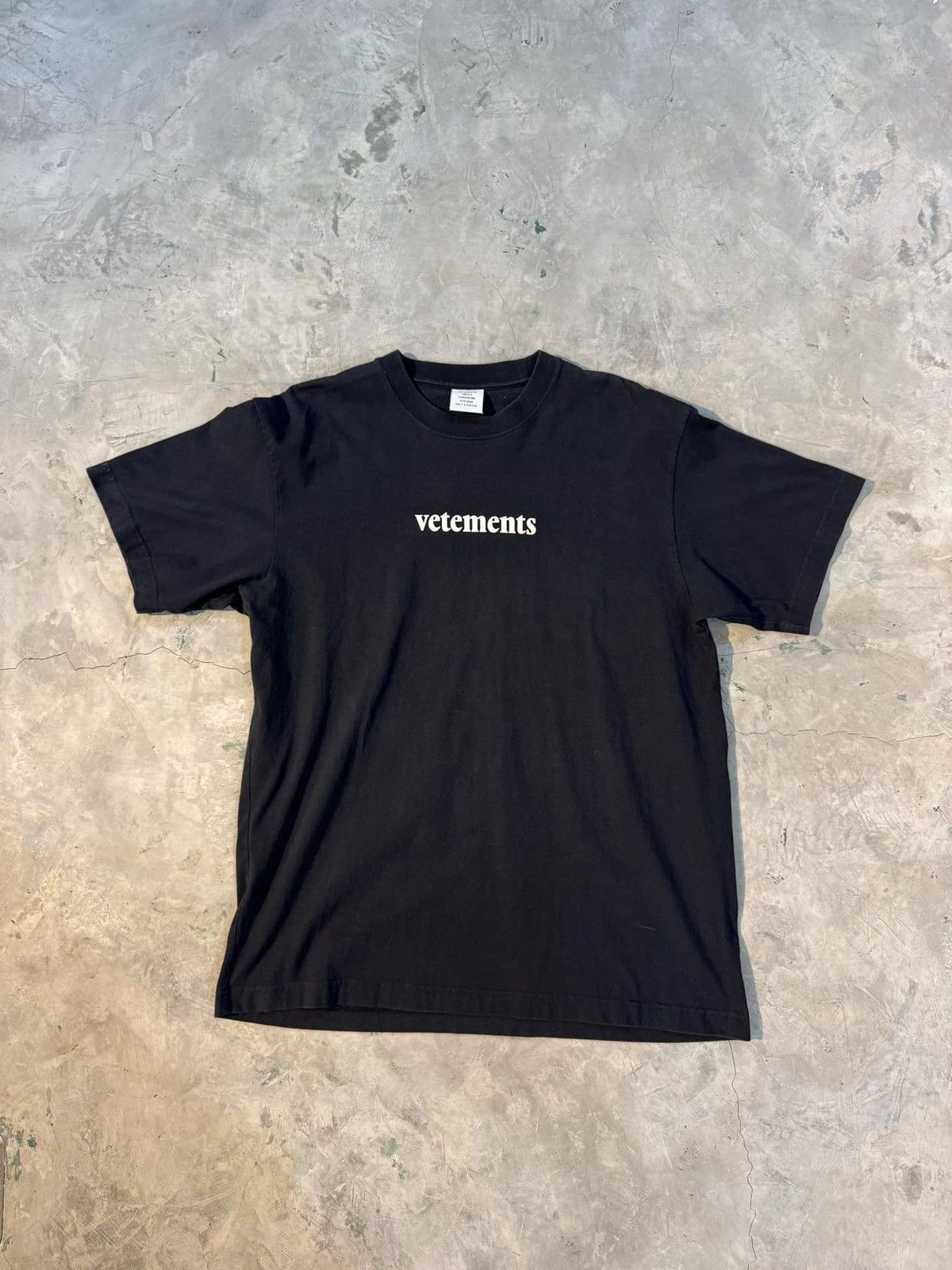 Vetements Vetements Script tee Size US M / EU 48-50 / 2 - 1 Thumbnail