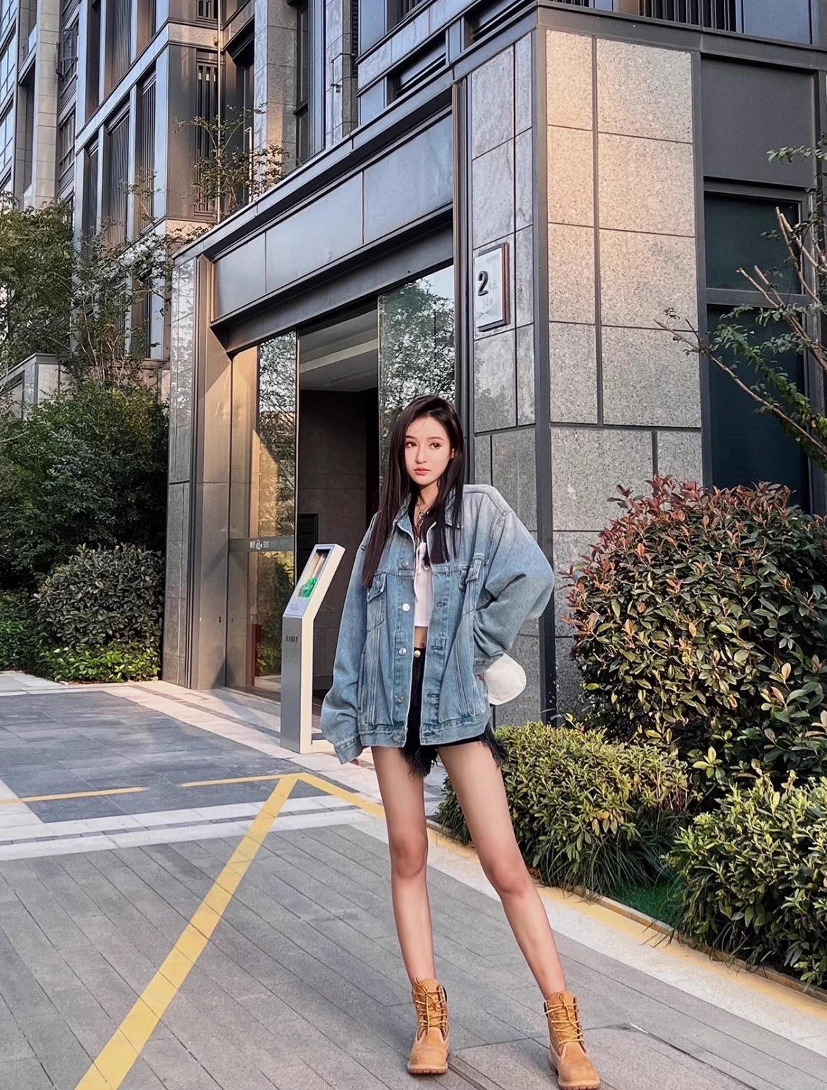 Balenciaga BALENCIAGA Back Crystal Logo Light Blue Denim Jkt36 Size XL / US 12-14 / IT 48-50 - 7 Thumbnail