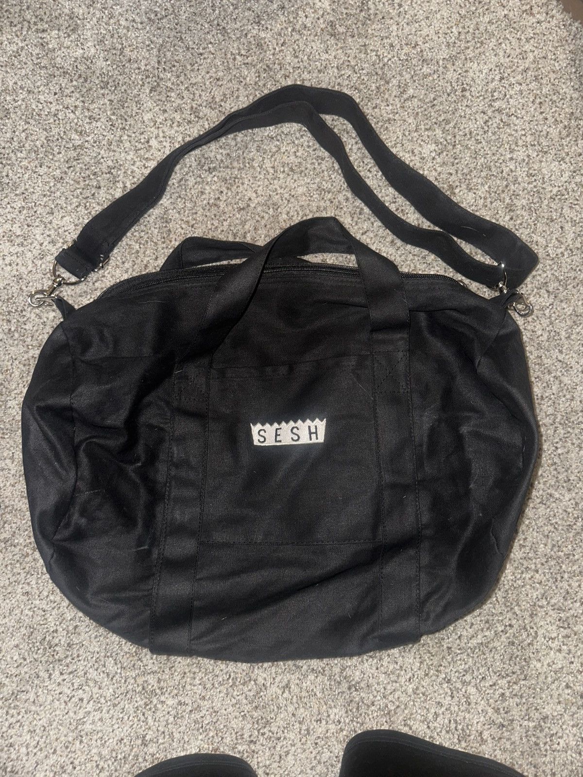 TeamSesh black duffel bag (original crown logo)
