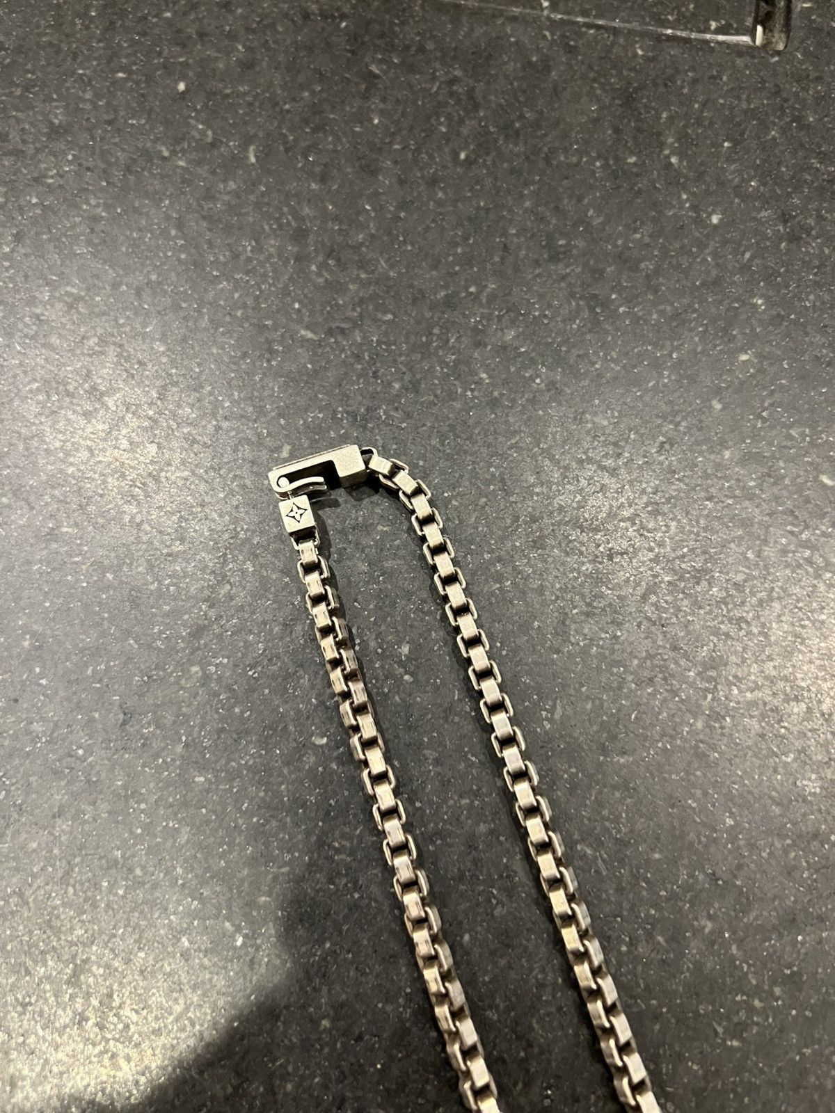 Louis Vuitton Louis Vuitton Tailor Necklace Silver Box Chain Size ONE SIZE - 3 Thumbnail