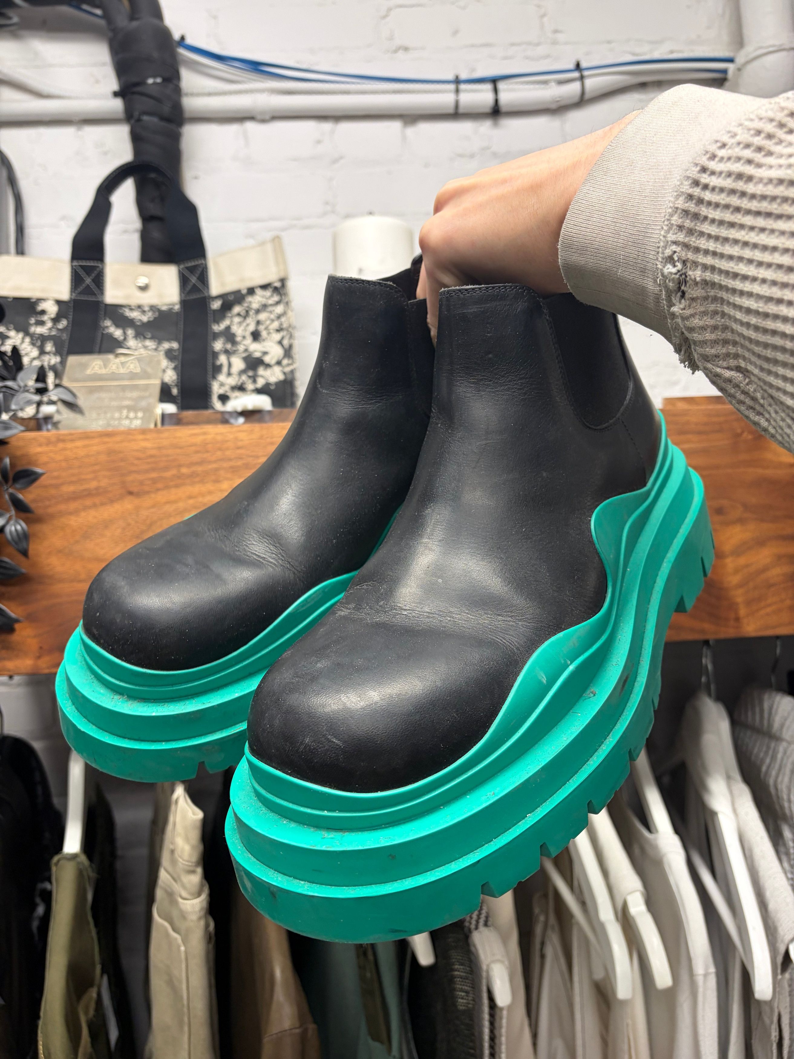 Bottega Veneta Bottega Veneta ‘Tire’ Boot Mid Cut Black Leather Chelsea Boots Size US 11 / EU 44 - 3 Thumbnail