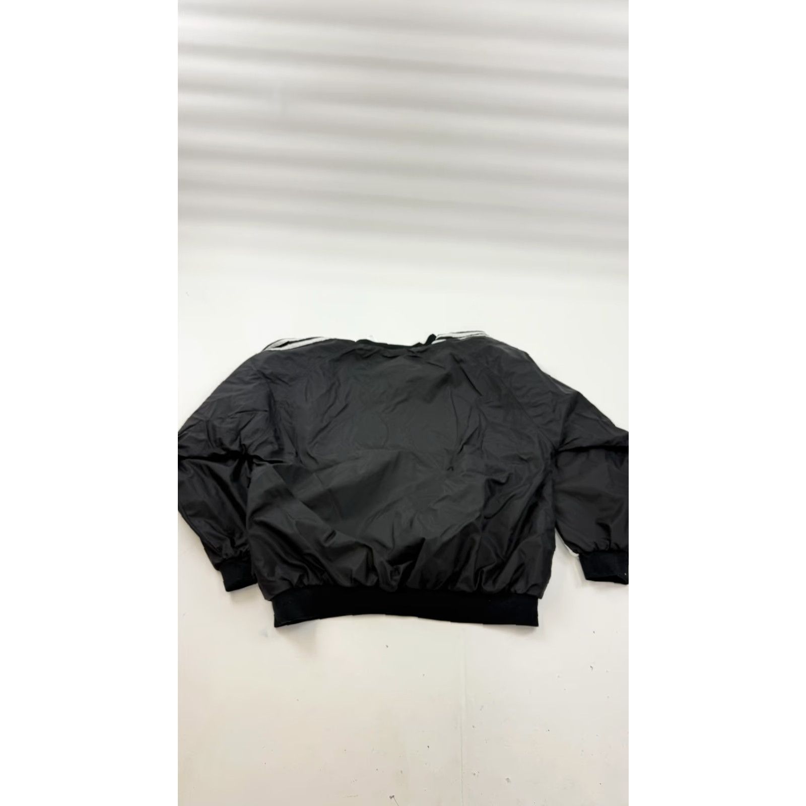 Adidas Adidas Team Windbreaker Jacket Mens Large Black V-Neck Pullover 3 Stripes Lined Size US L / EU 52-54 / 3 - 6 Thumbnail