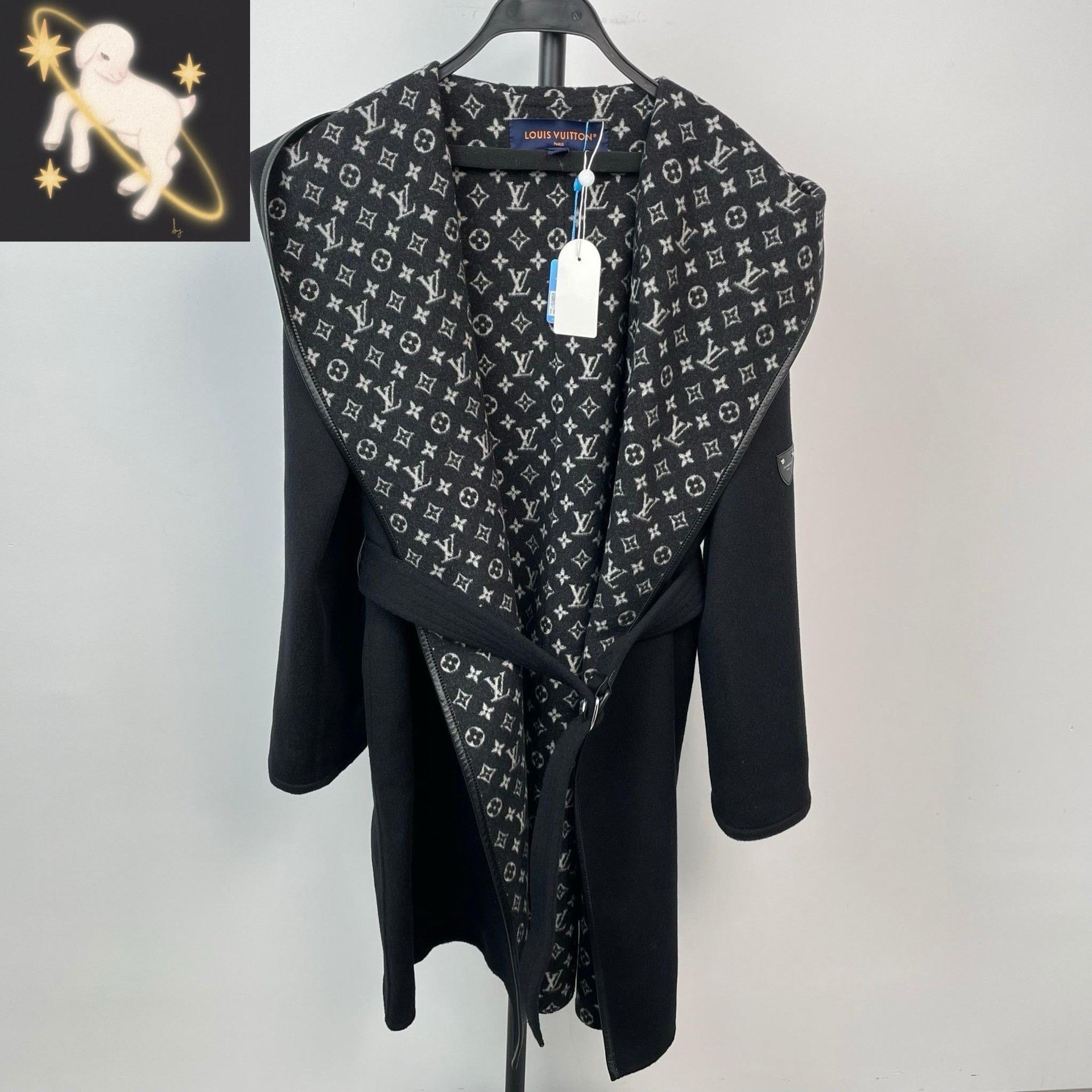 Louis Vuitton Louis Vuitton Black Heavy Coat 40 Men Size US M / EU 48-50 / 2 - 1 Thumbnail
