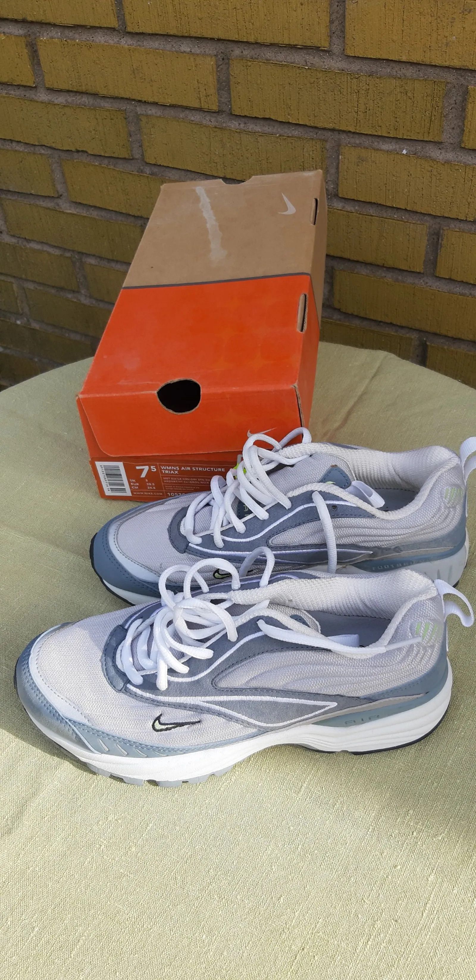 Nike Nike Sneakers Size US 8.5 / IT 38.5 - 1 Thumbnail