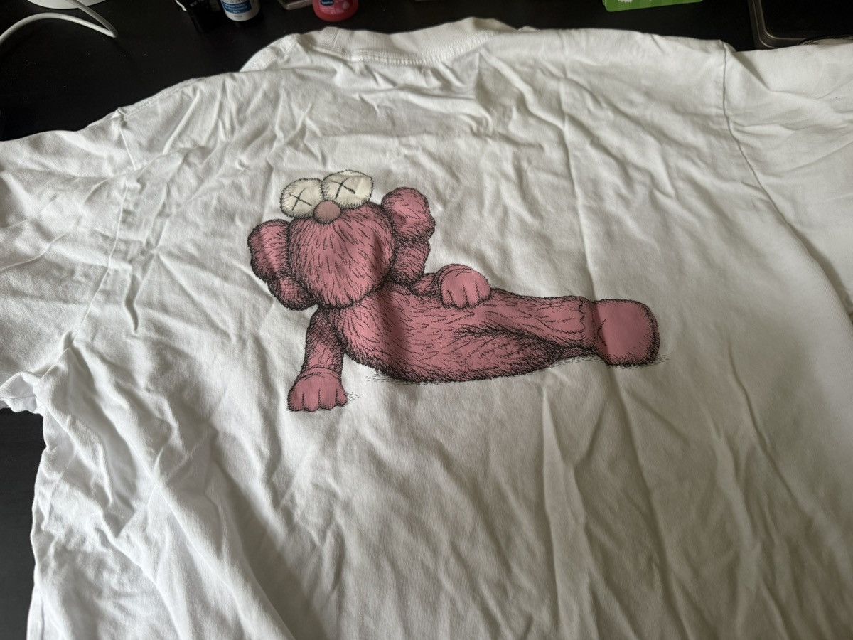 Kaws × Uniqlo Kaws uniqlo Size US S / EU 44-46 / 1 - 1 Thumbnail