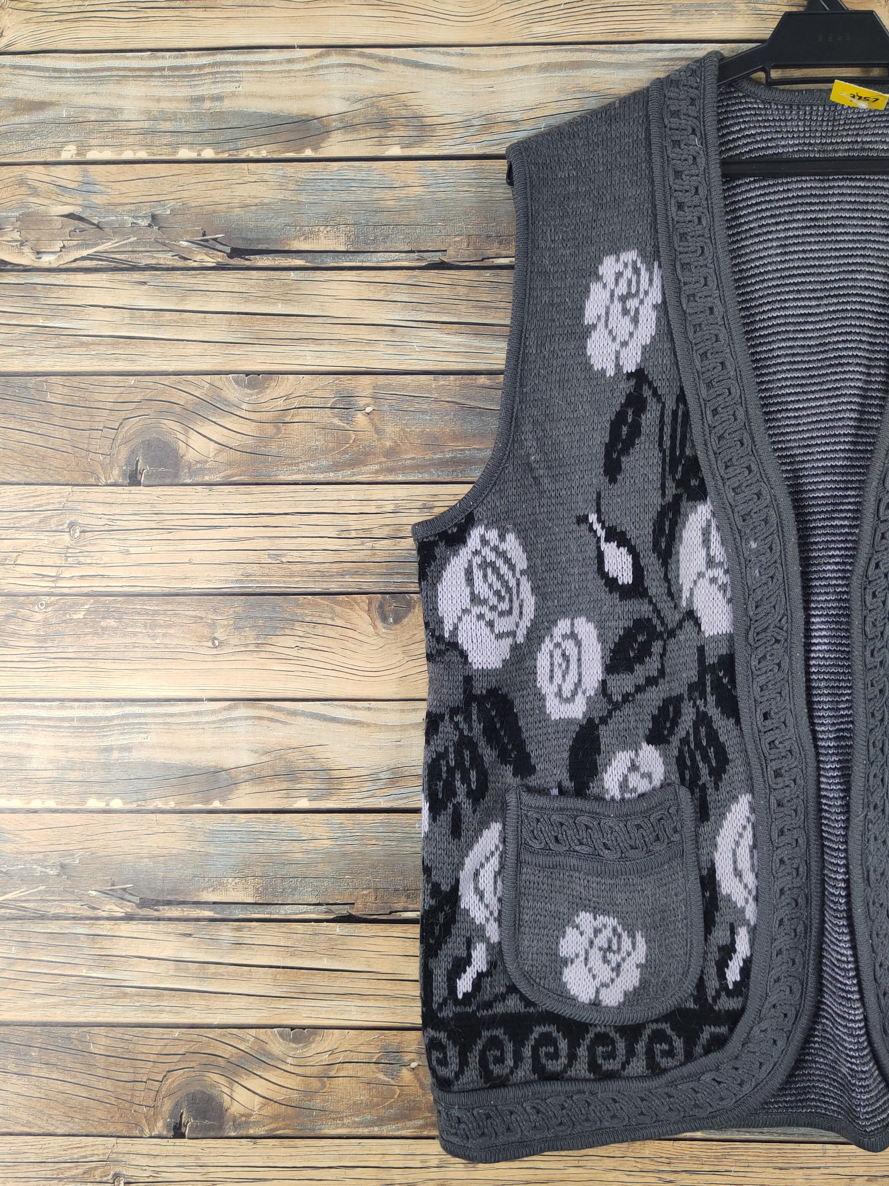 Vintage Japanese Brand Dark Gray Knitwear Vests #W1746 Size L / US 10 / IT 46 - 3 Thumbnail