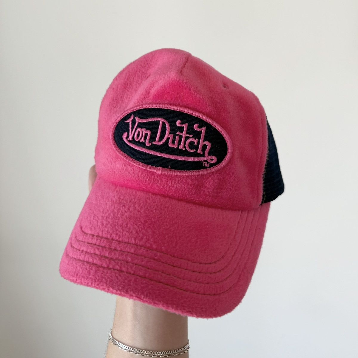 Von Dutch Vtg 2000s Von Dutch Fuzzy Fleece Trucker Hat Pink Y2K Rare Size ONE SIZE - 3 Thumbnail