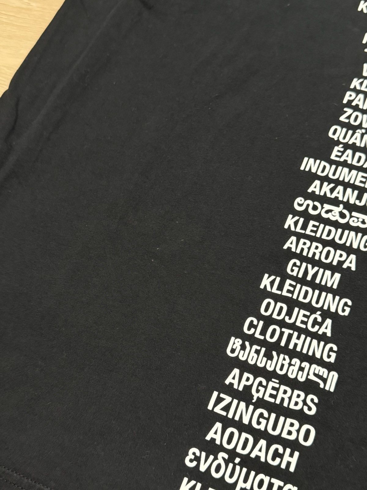 Vetements Vetements Demna Languages Tee Size US S / EU 44-46 / 1 - 4 Thumbnail