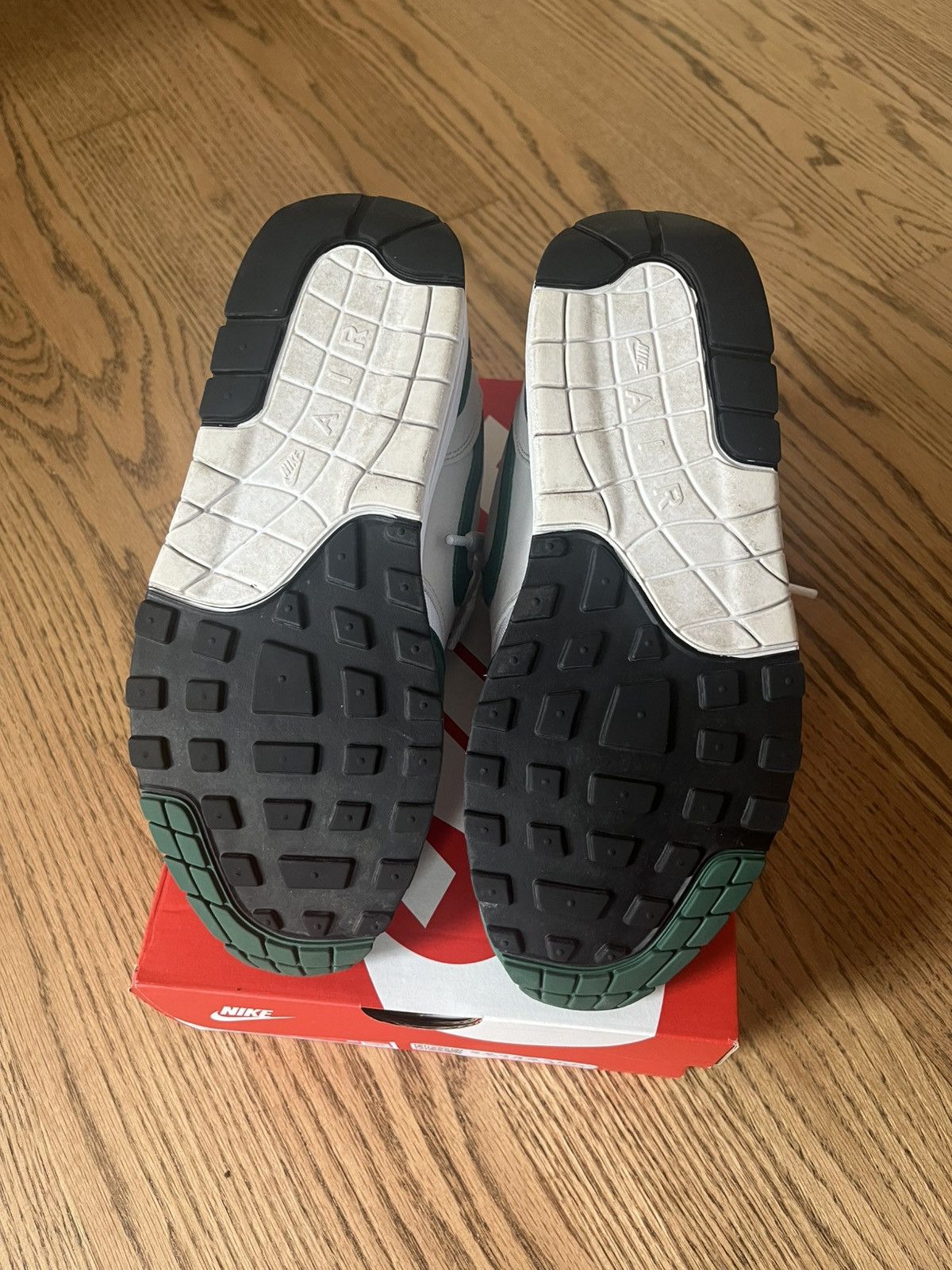 Nike Nike Air Max 1 White/Evergreen Size US 6.5 / EU 39-40 - 3 Thumbnail
