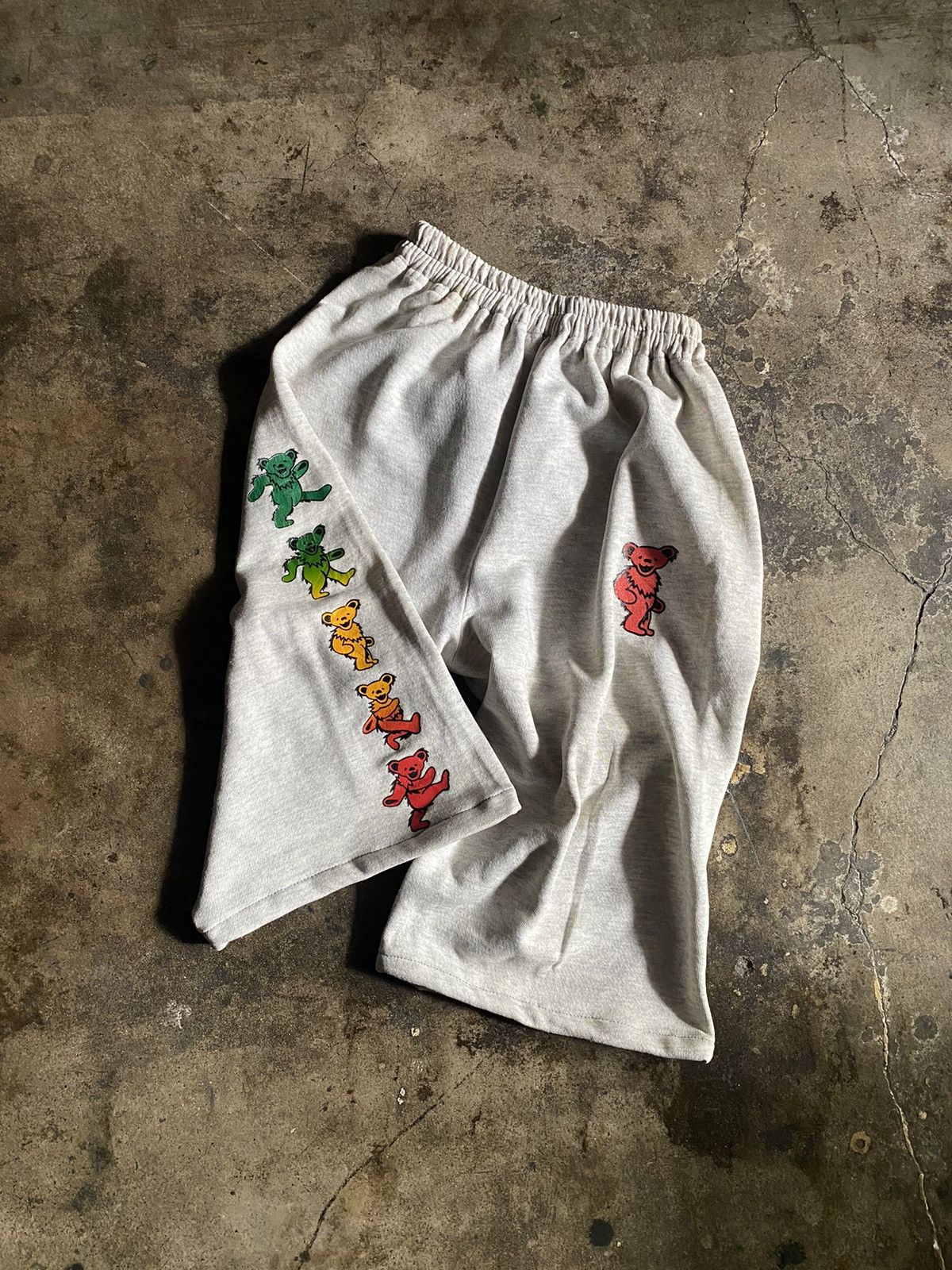Grateful Dead Vintage Grateful Dead short sweatpants on Hanes Size US 32 / EU 48 - 2 Thumbnail