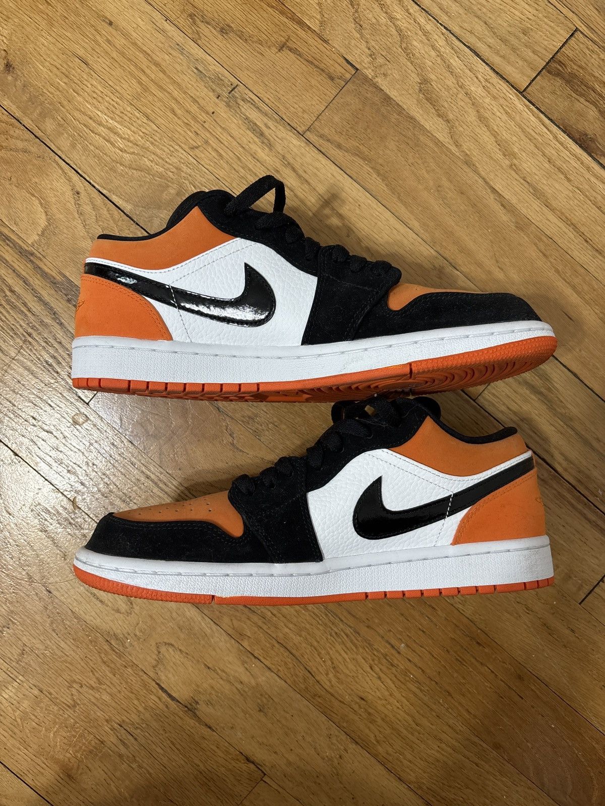 Jordan Brand × Nike Air Jordan 1 Low Shattered backboard Size 8 Size US 8 / EU 41 - 3 Thumbnail